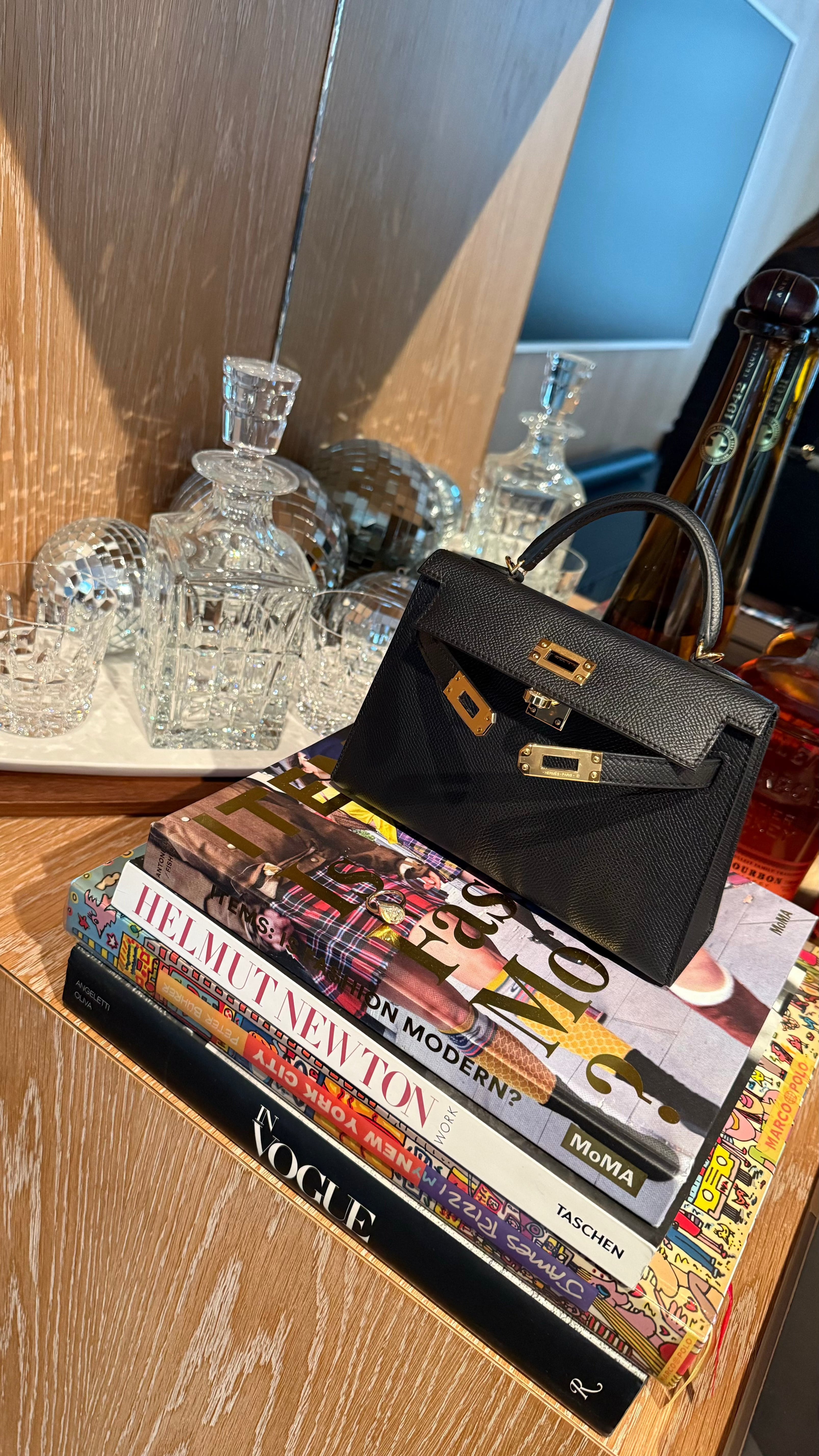 The Differences Between a Mini Kelly and a Kelly Pochette