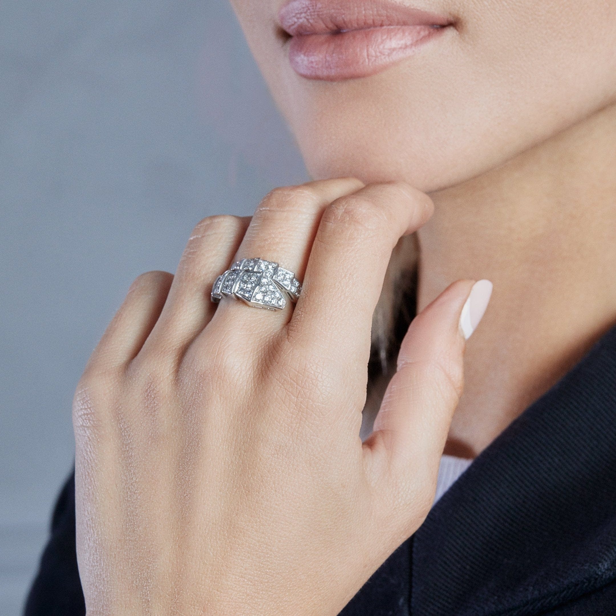 bvlgari-serpenti-viper-ring-one-coil-white-gold-full-pave-diamond-set-345223-bvlgari-1146590015.jpg