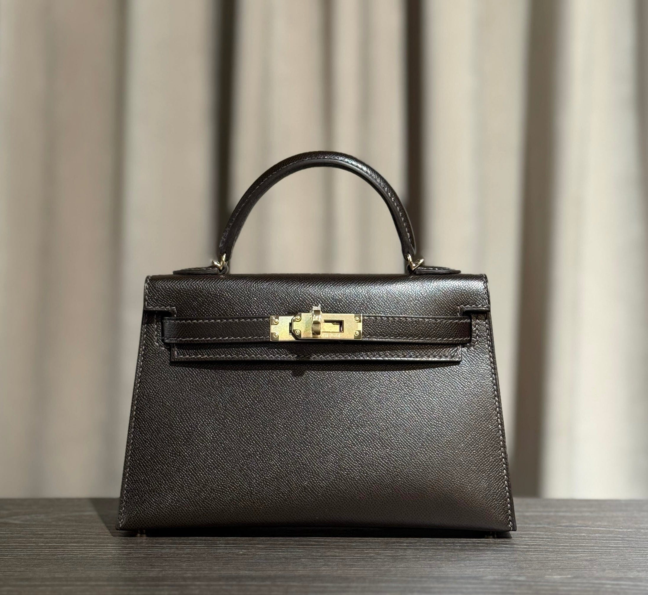 hermes-bai-brun-mini-kelly-sellier-20-madame-permabrass-hardware-hermes-1199262166.jpg