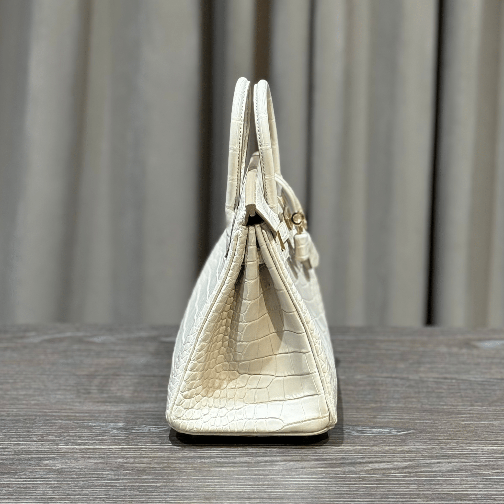 Hermès Beton Birkin 25 Matte Alligator Gold Hardware