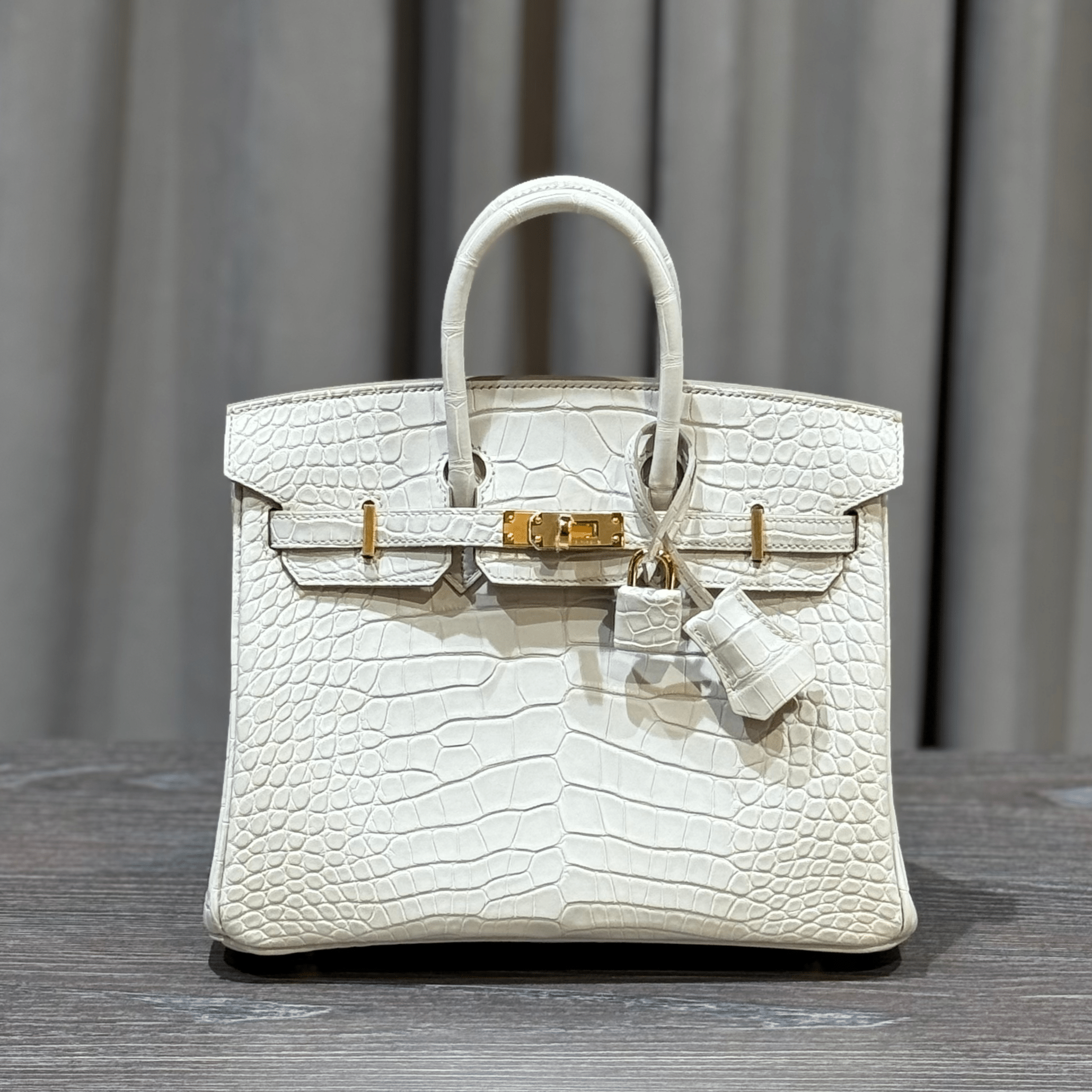 Hermès Beton Birkin 25 Matte Alligator Gold Hardware