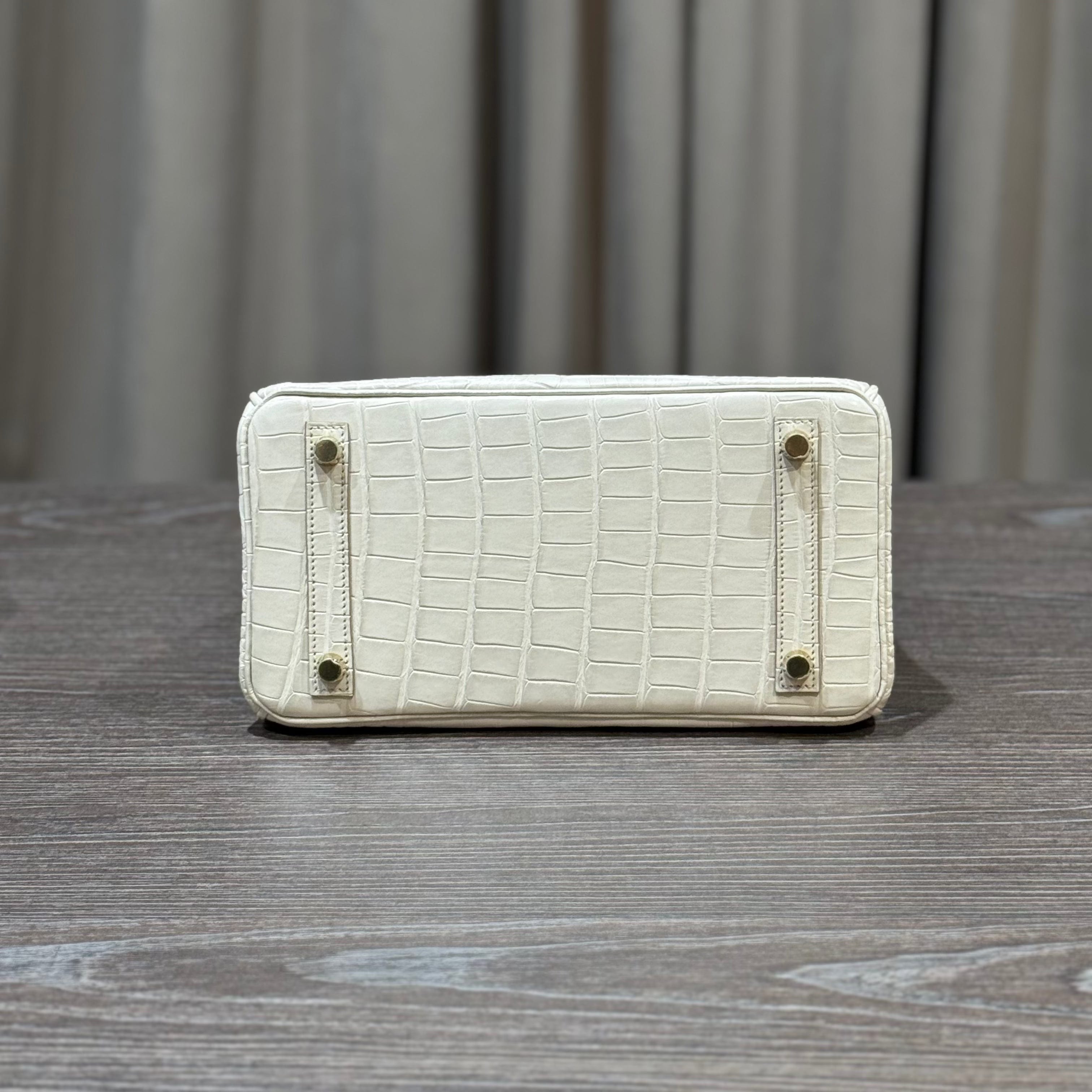 Hermès Beton Birkin 25 Matte Alligator Gold Hardware