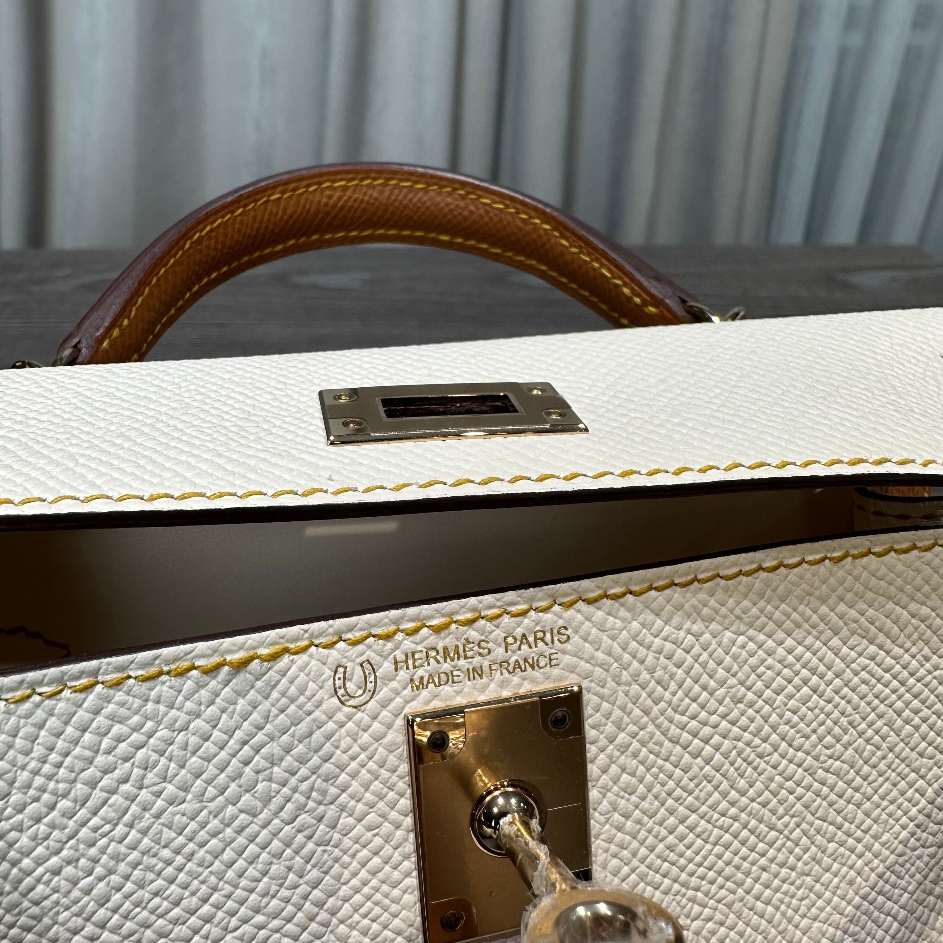 Hermès Craie and Gold Mini Kelly Sellier 20 Epsom Gold Hardware Hermès Special Order HSS