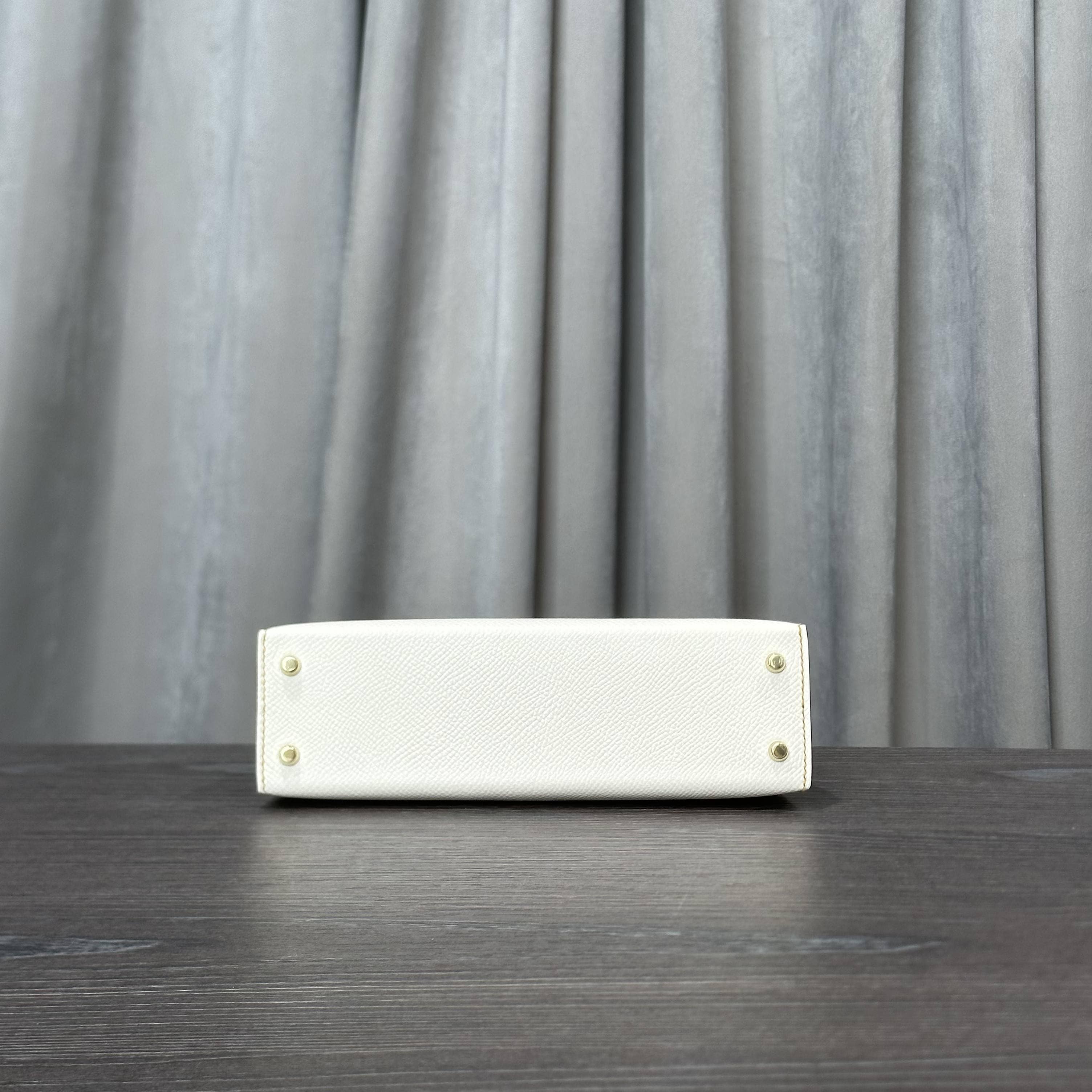 Hermès Craie and Gold Mini Kelly Sellier 20 Epsom Gold Hardware Hermès Special Order HSS