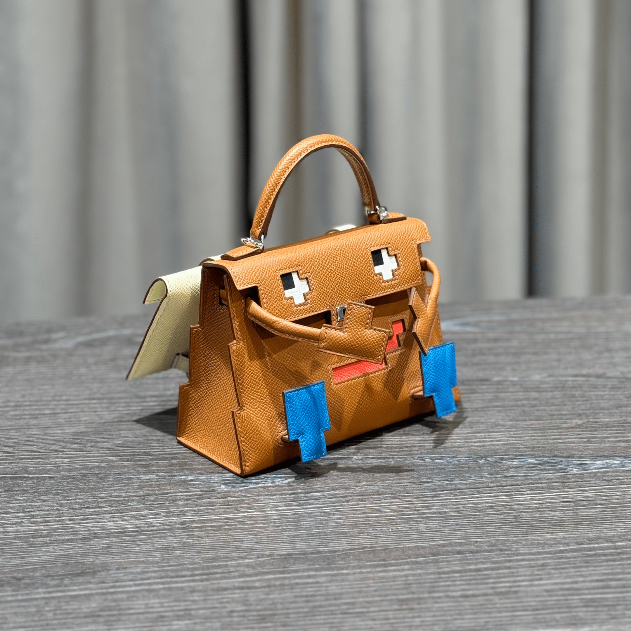Hermès Gold Mini Kelly Doll 20 Quelle Idolle Picto Epsom Palladium Hardware Limited Edition