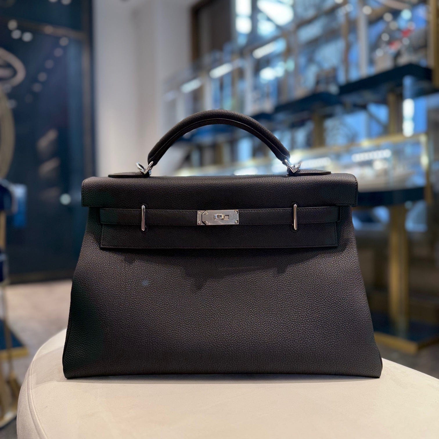 hermes-noir-kelly-42-maxi-togo-palladium-hardware-hermes-1155673298.jpg