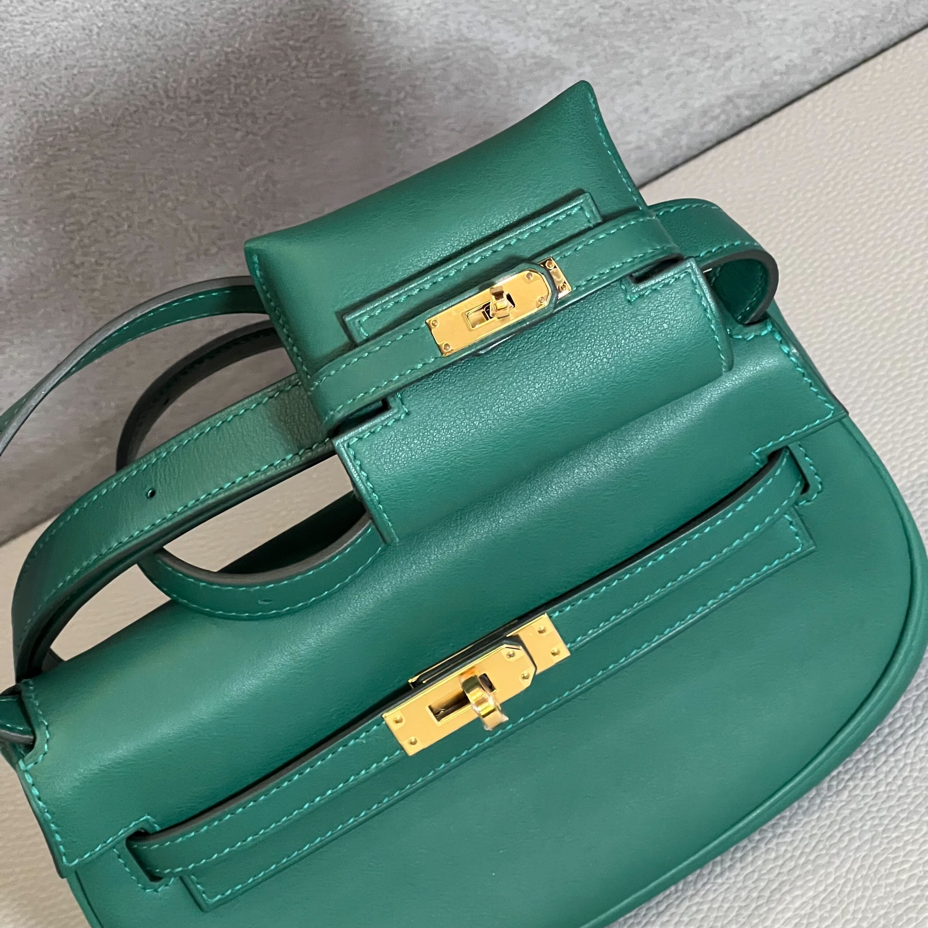 Hermès Vert Moyen Kelly Moove Swift Gold Hardware