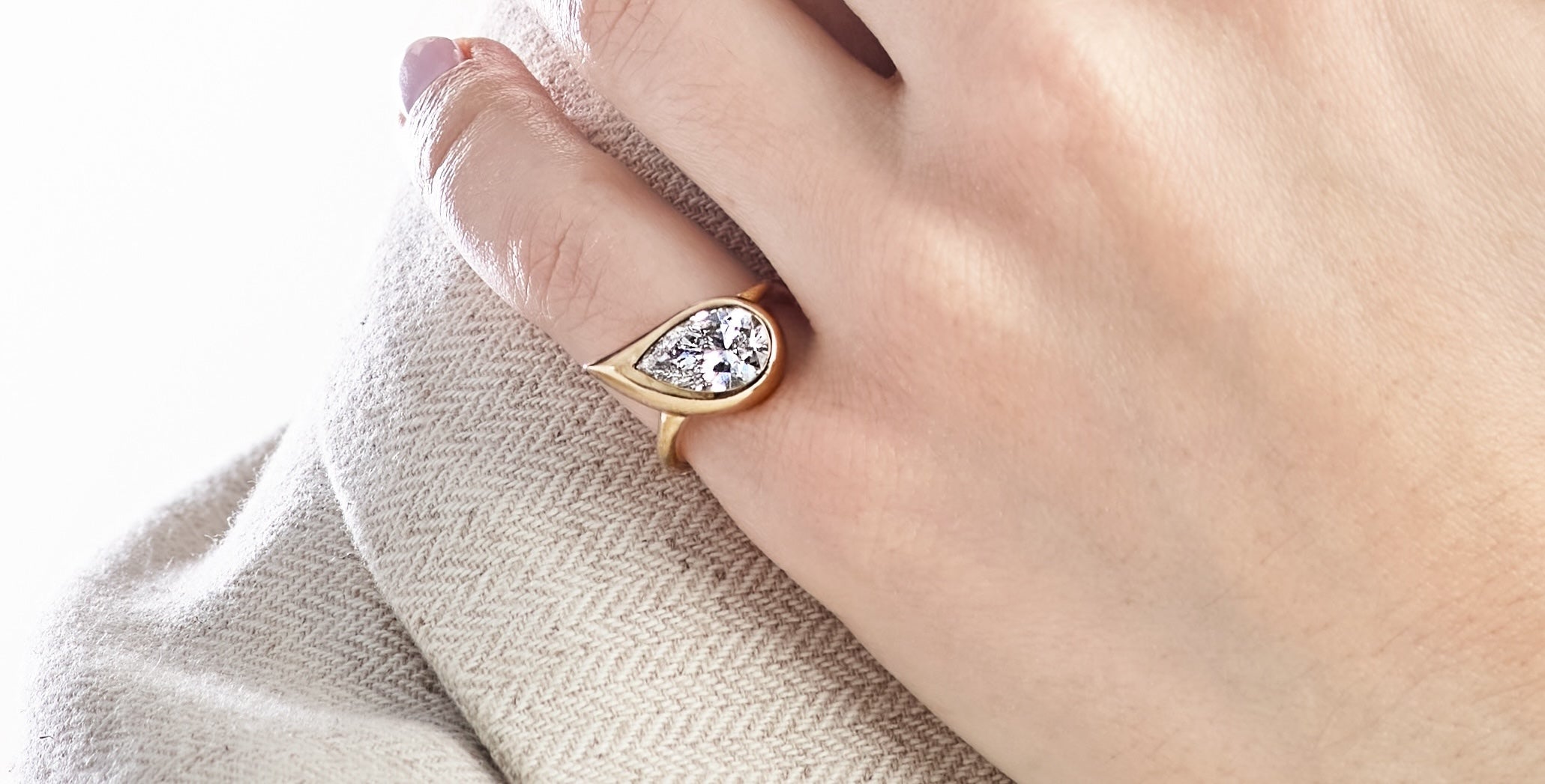 Why the Coolest Girls Are Wearing Pinky Rings