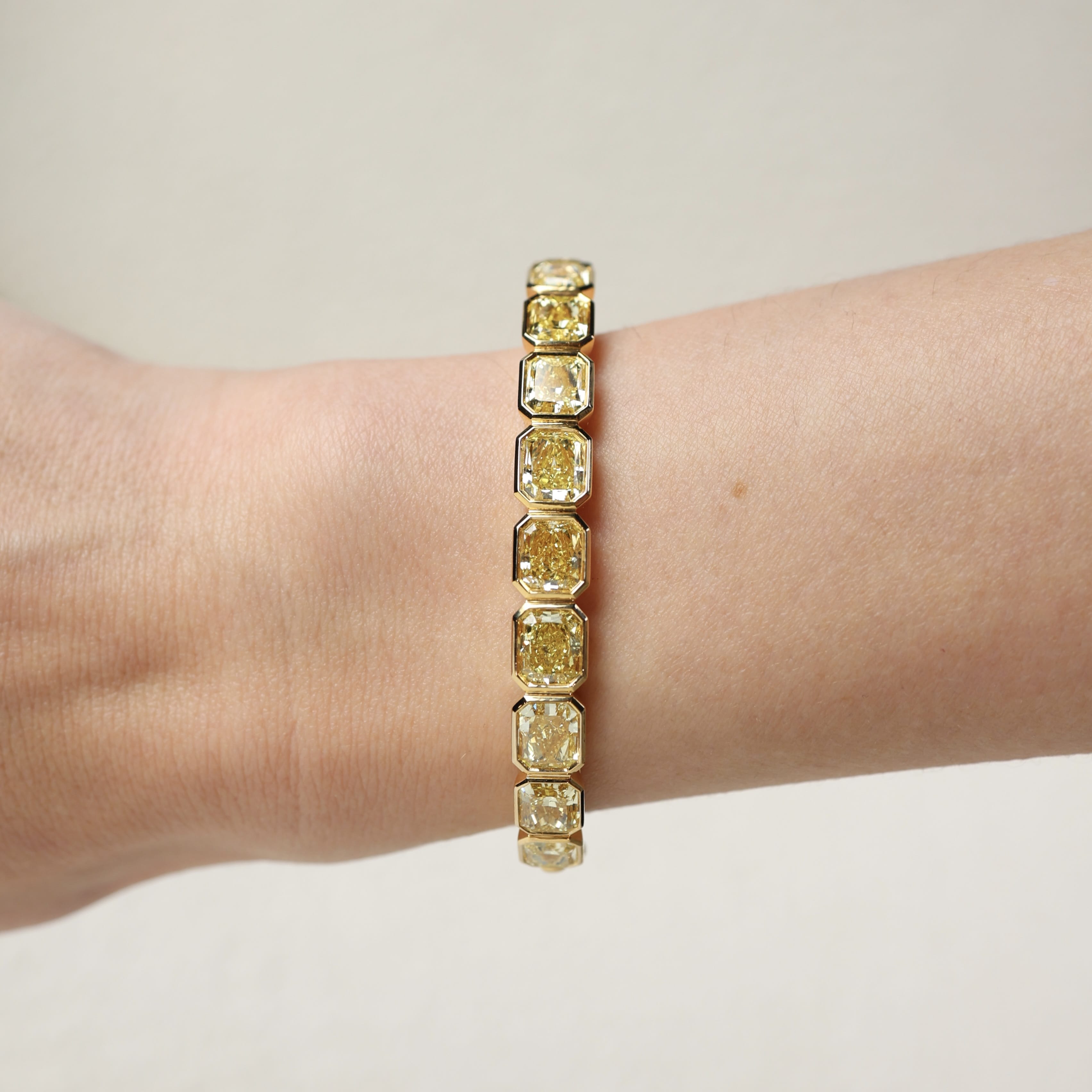 12.97 Carat Fancy Yellow Diamond Bangle Bracelet in Yellow Gold