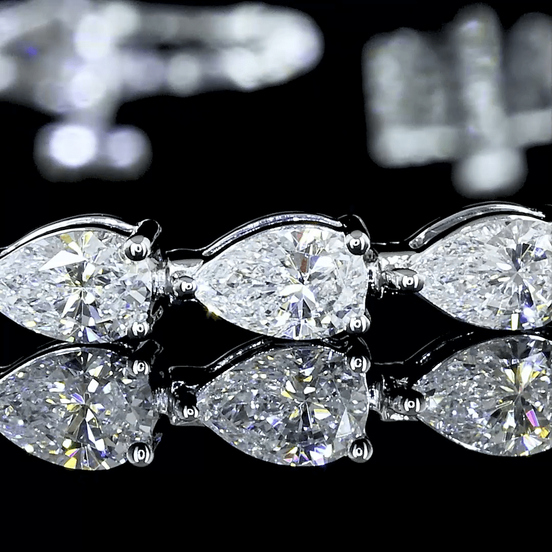 4-carat-lab-grown-pear-shaped-diamond-bracelet-jewels-aficionado-lab-1193384036.png