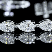 4 Carat Lab Grown Pear-Shaped Diamond Bracelet