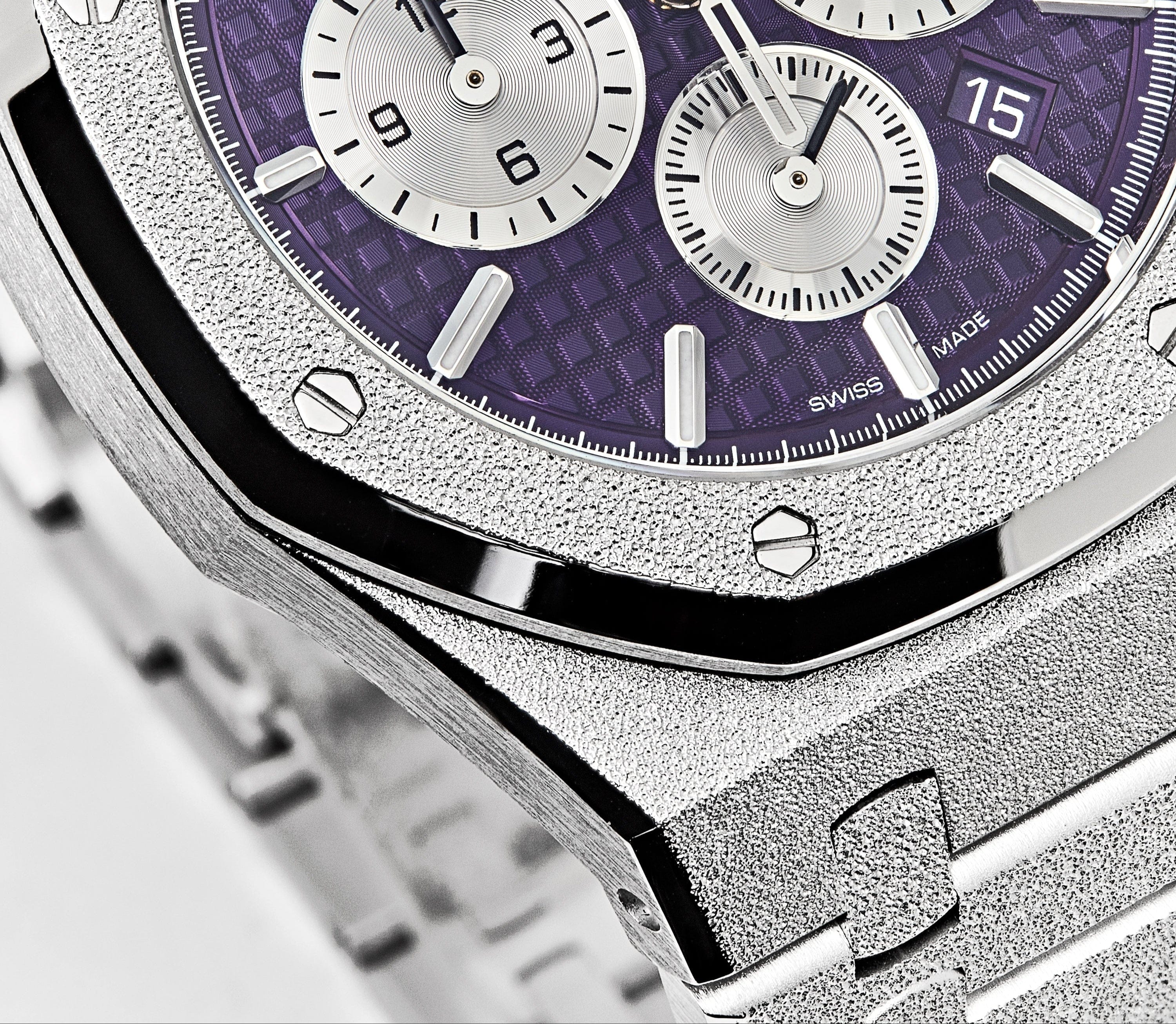 Audemars_Piguet_Creative__26331BC-frosted-purple-dial_insta1.jpg