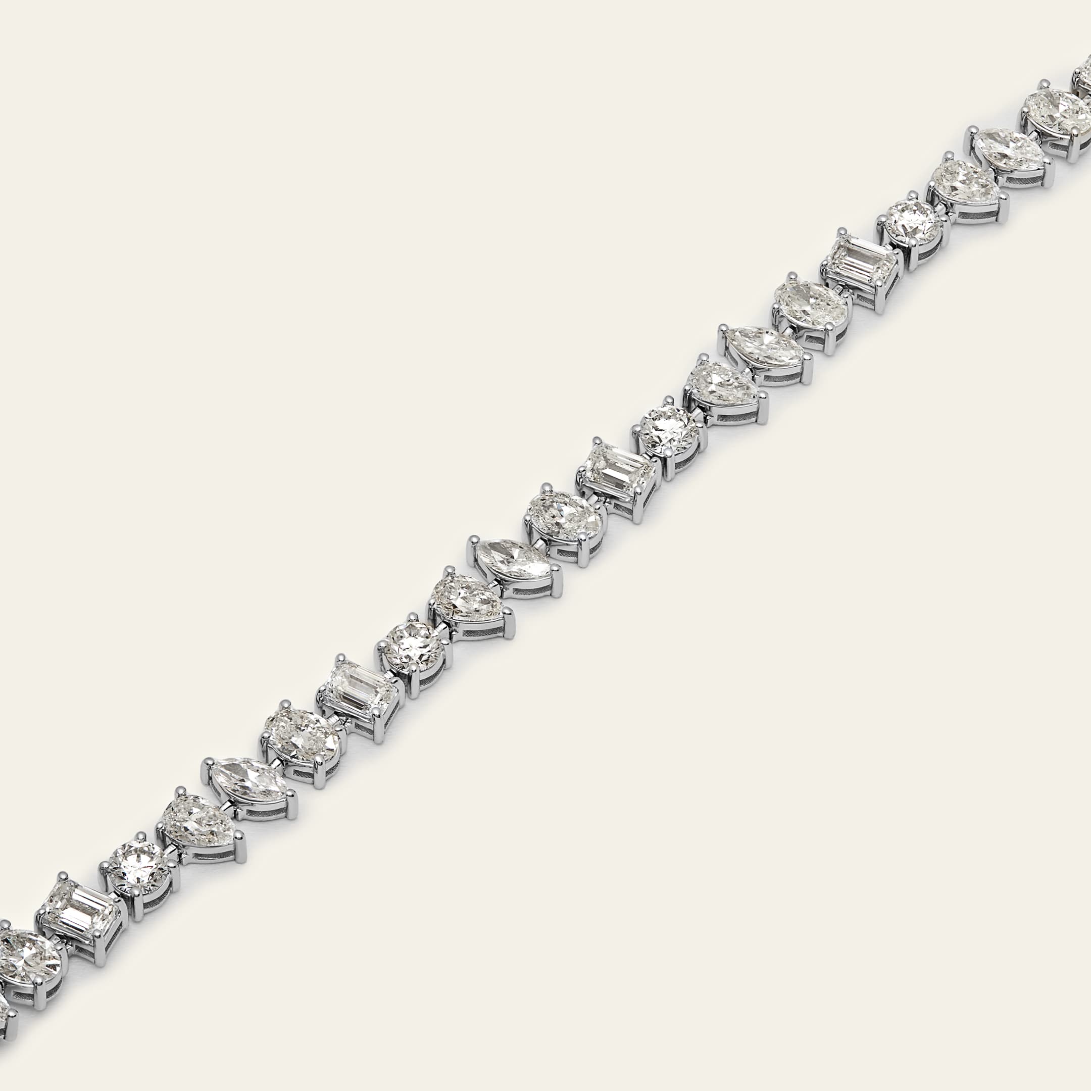 JAB45DWG_tennis_bracelet_WG_04.jpg
