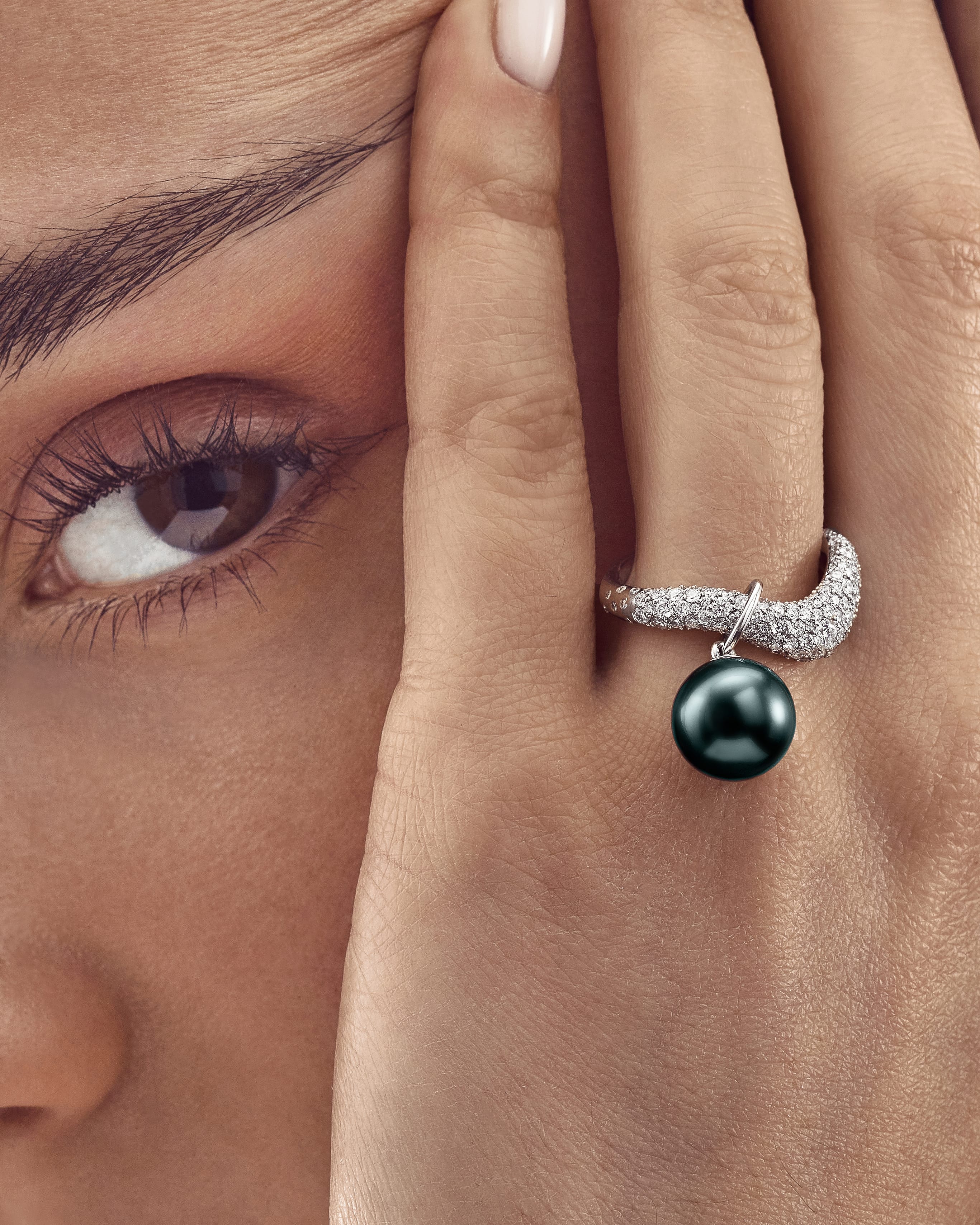 JA_Black-Pearl-Ring-IG_creative2.jpg