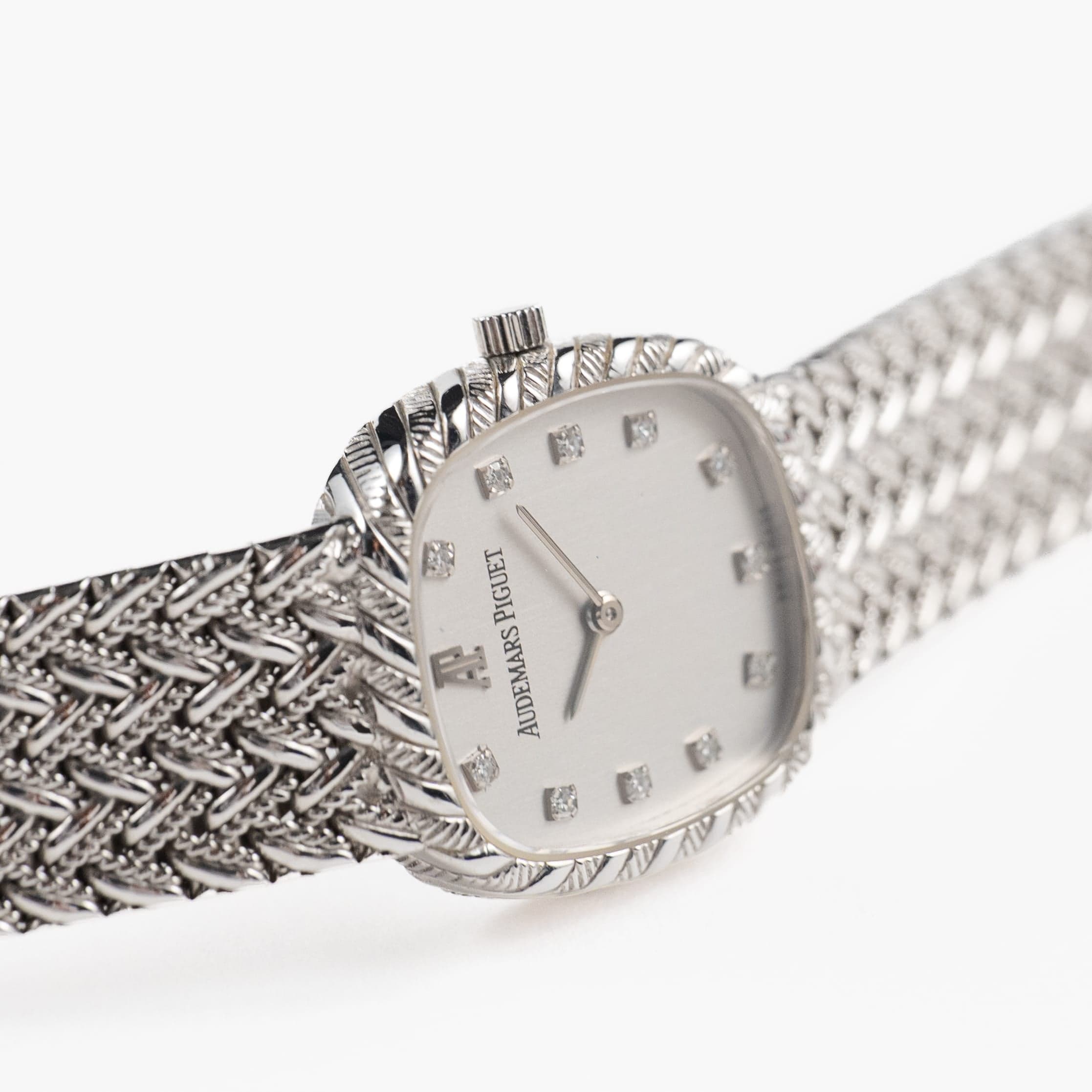 Audemars Piguet Cobra 79215BC.GG.0498BC.01 Vintage 'Ladies' White Gold White Diamond Dial (1999)