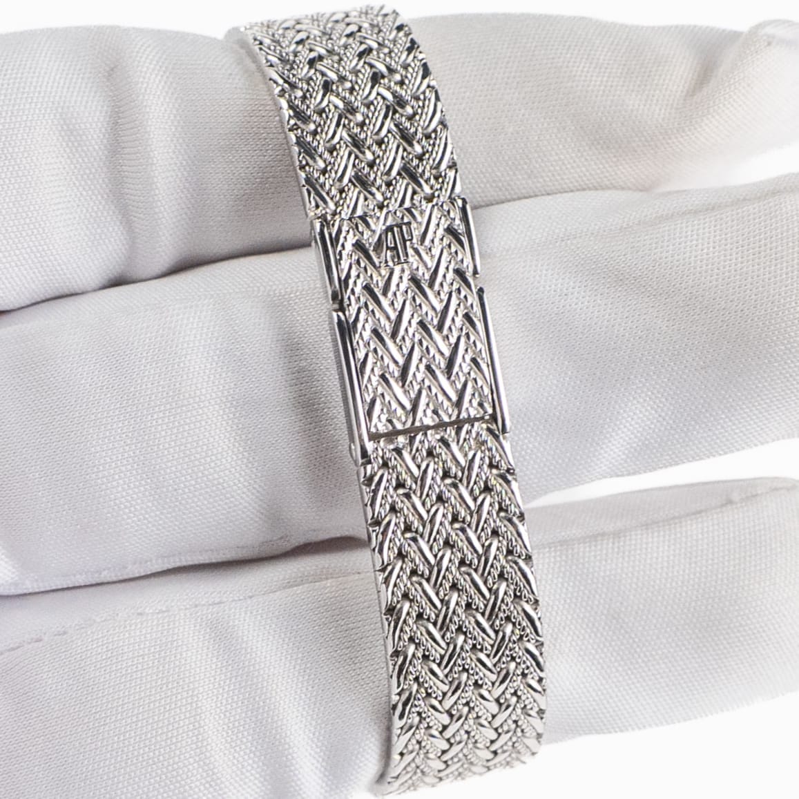 Audemars Piguet Cobra 79215BC.GG.0498BC.01 Vintage 'Ladies' White Gold White Diamond Dial (1999)