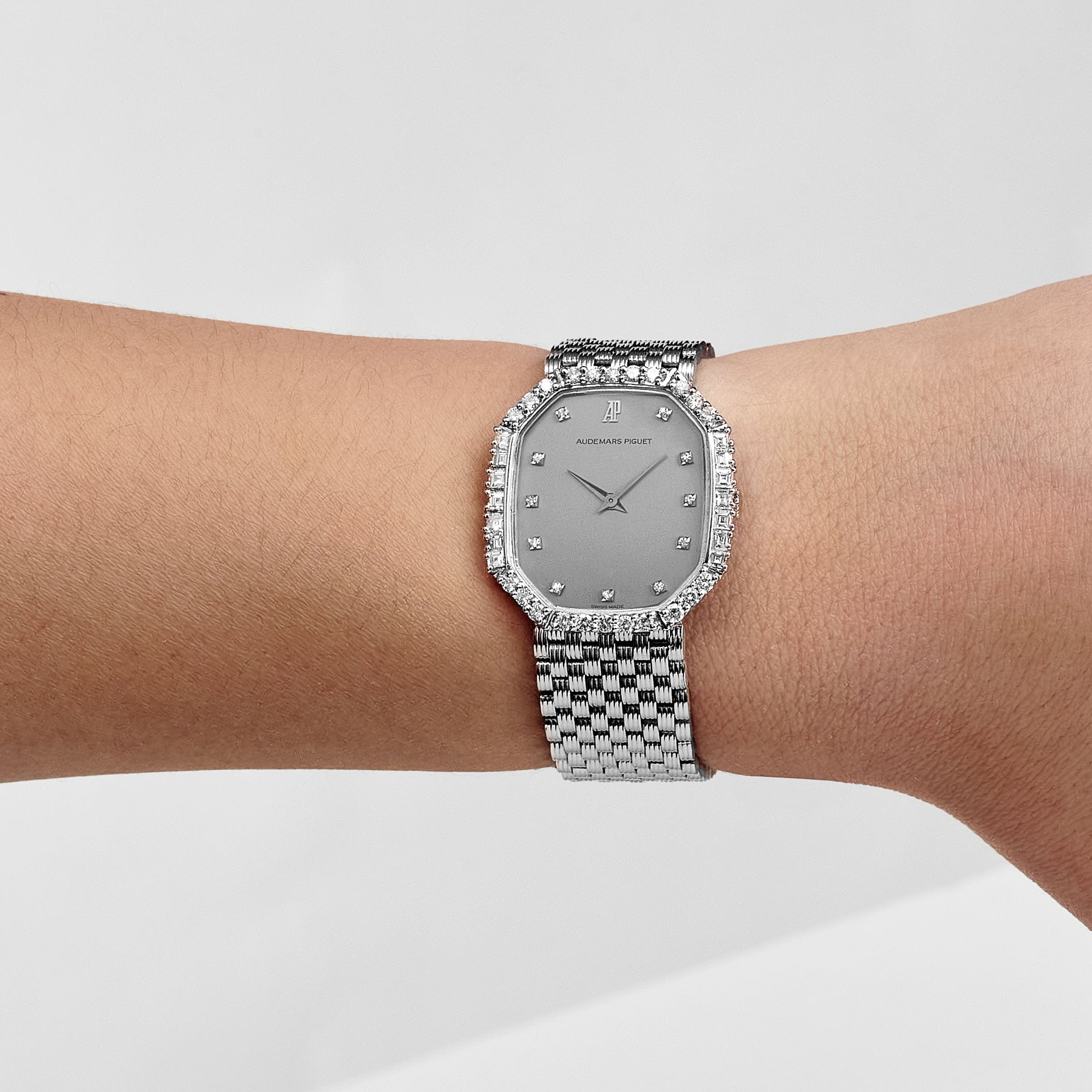 Audemars Piguet Cobra Vintage 'Ladies' White Gold Silver Diamond Dial Diamond Bezel