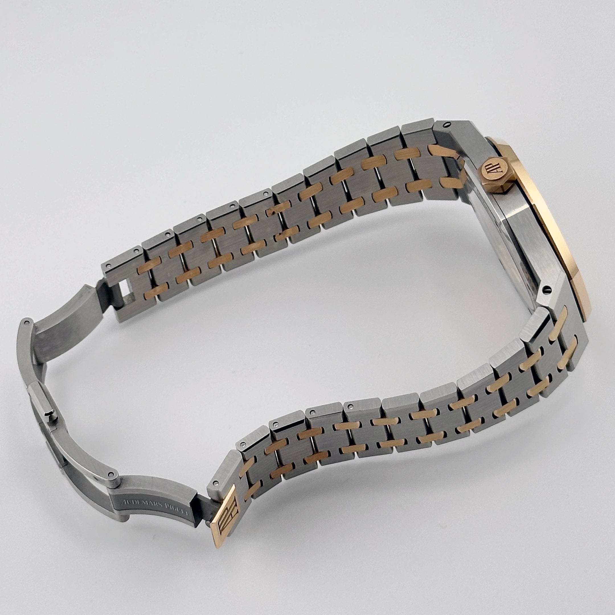 Audemars Piguet Royal Oak 15550SR.OO.1356SR.01 Stainless Steel Rose Gold White Dial (2023)