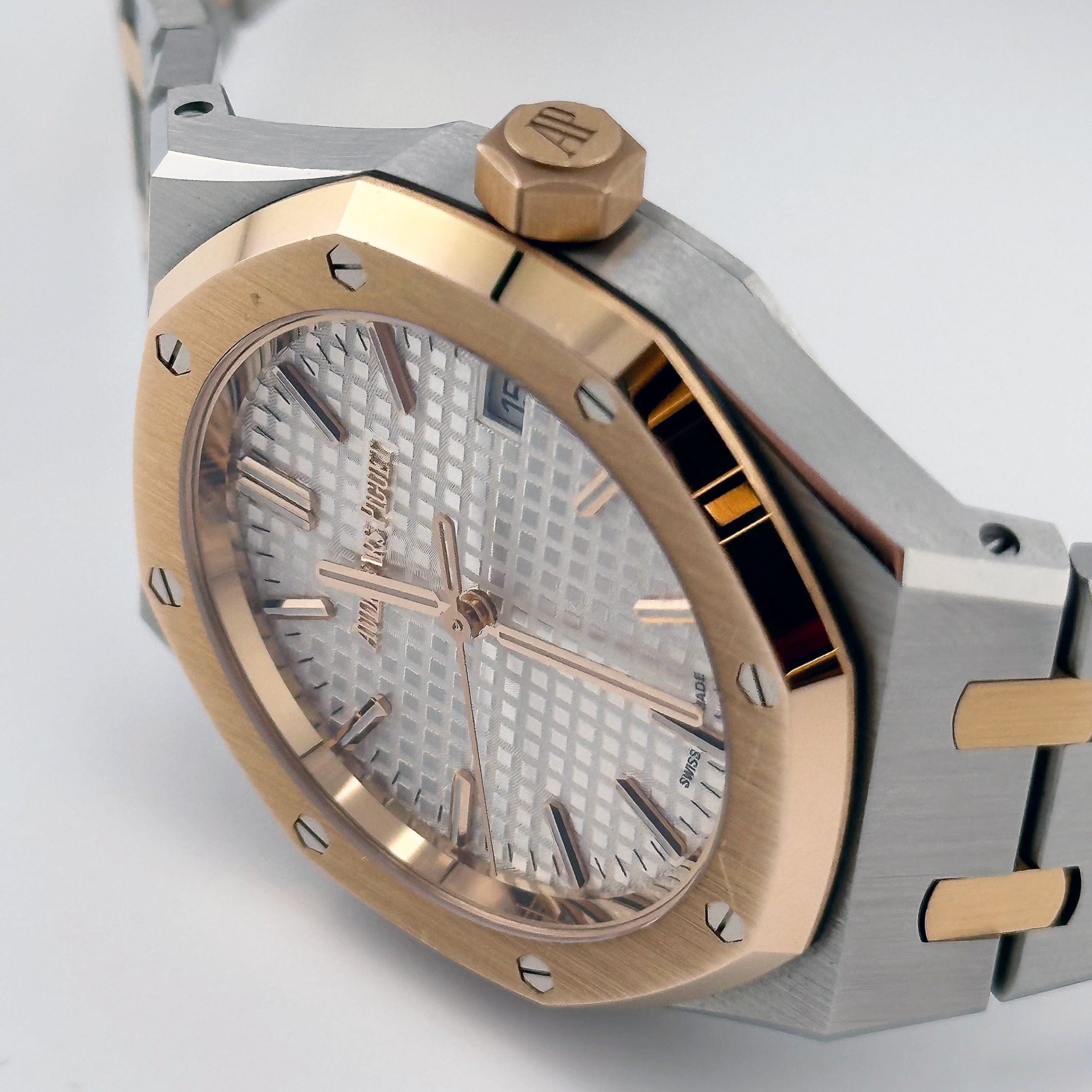 Audemars Piguet Royal Oak 15550SR.OO.1356SR.01 Stainless Steel Rose Gold White Dial (2023)