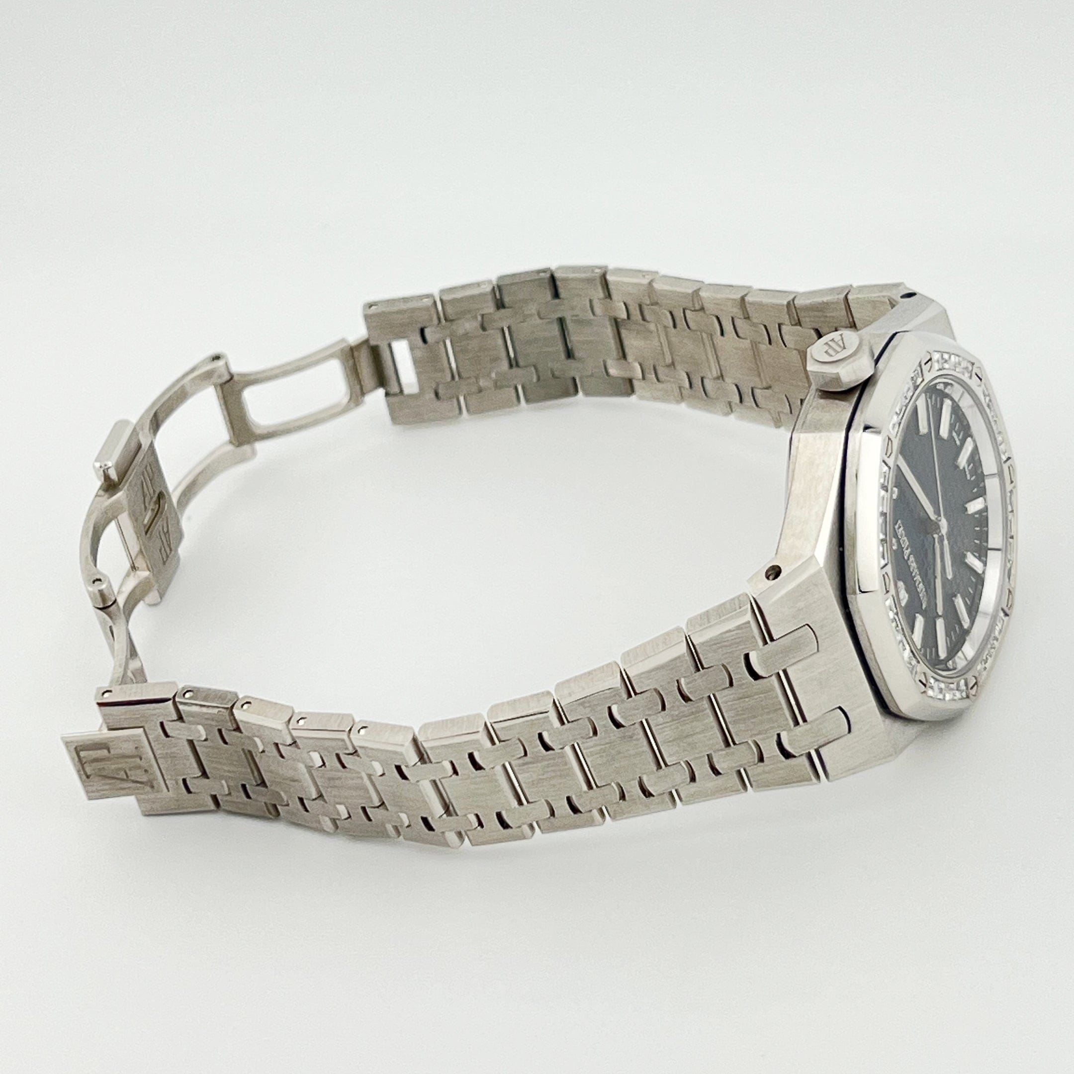 Audemars Piguet Royal Oak 15551BC.ZZ.1356BC.01 Diamond Bezel White Gold Smoked Blue Dial (2024)