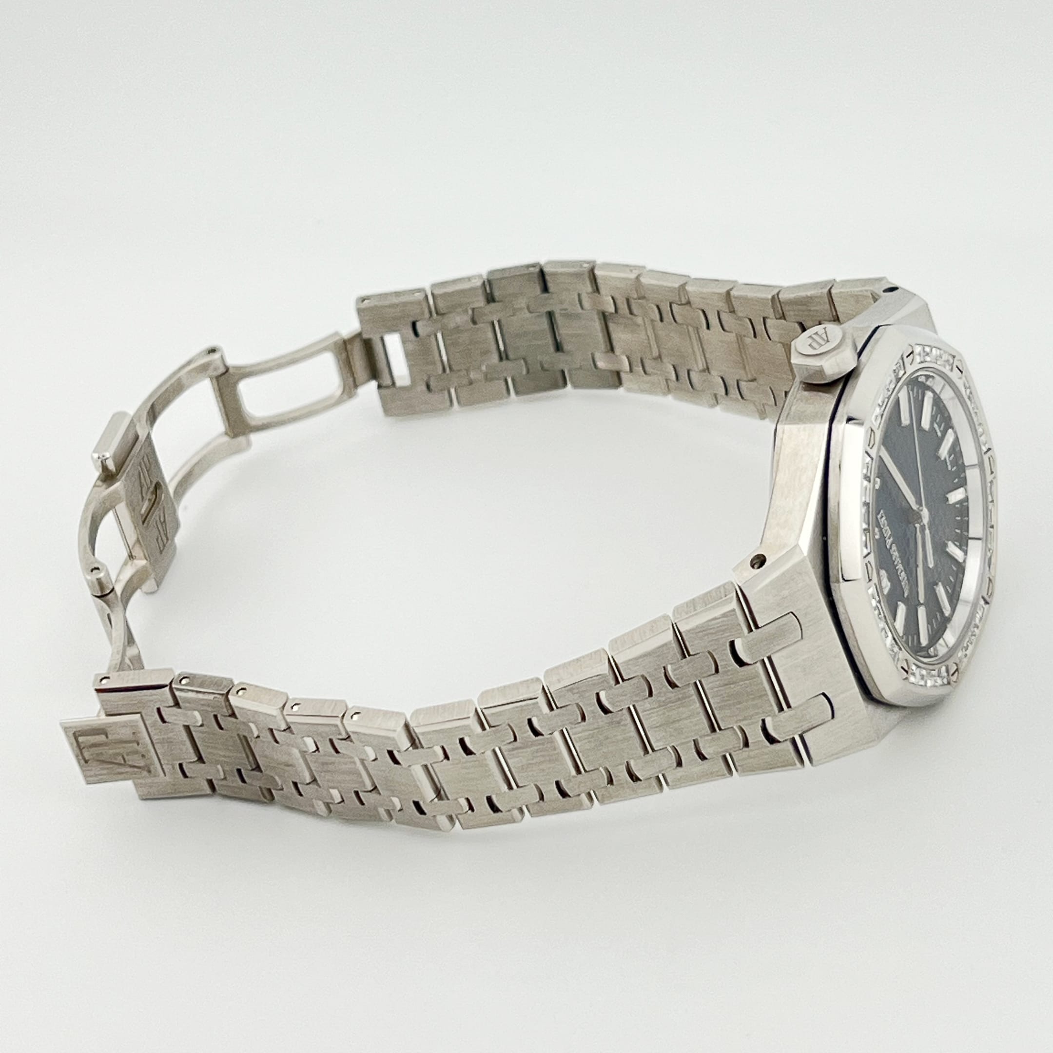 Audemars Piguet Royal Oak 15551BC.ZZ.1356BC.01 Diamond Bezel White Gold Smoked Blue Dial (2024)