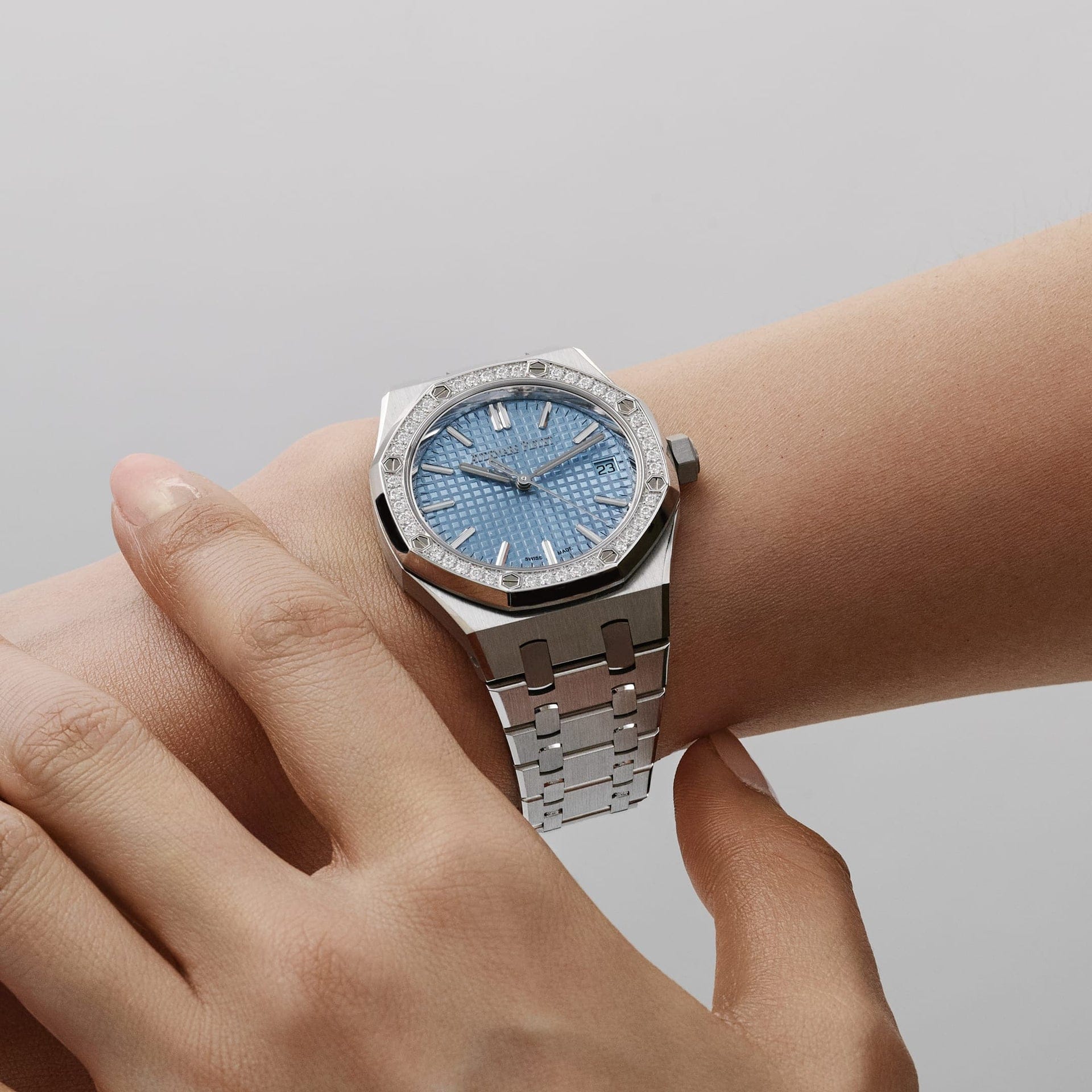 Audemars Piguet Royal Oak 15551ST.ZZ.1356ST.04 'Ladies' Stainless Steel Light Blue Dial Diamond Bezel (2024)