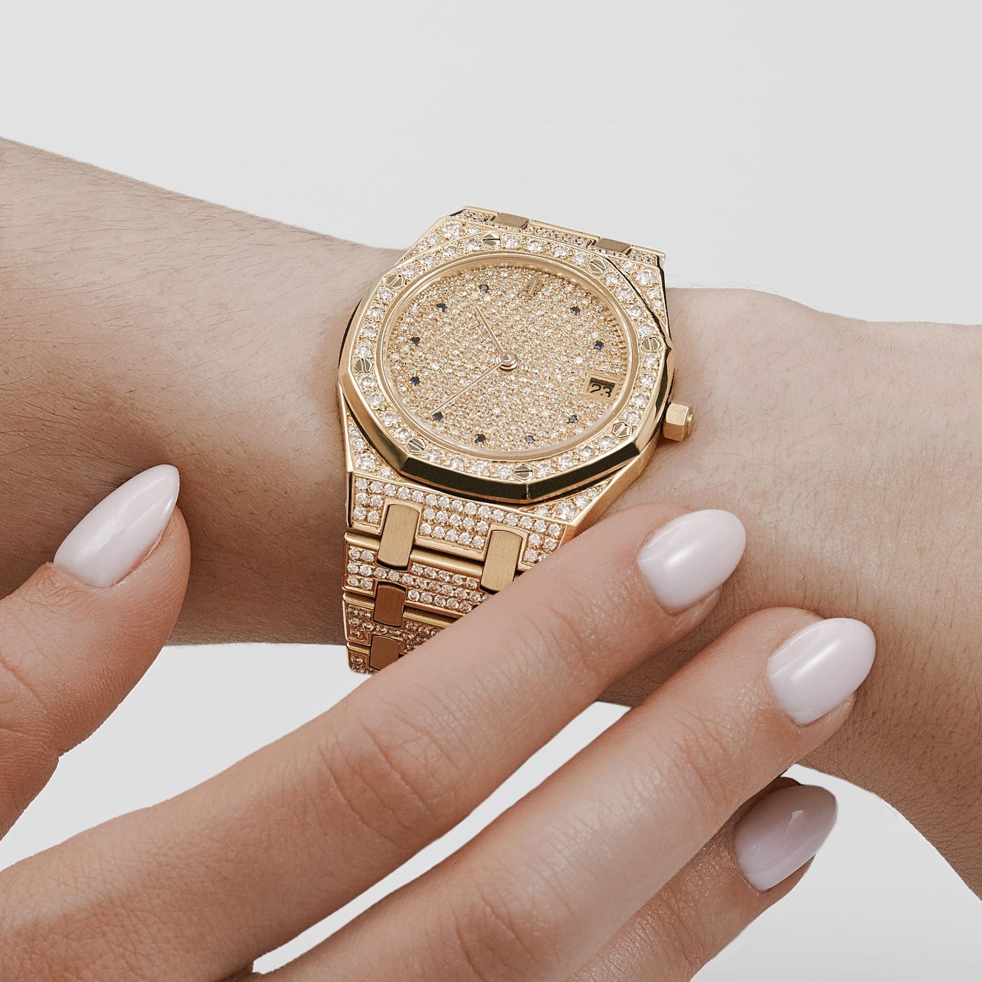Audemars Piguet Royal Oak 56082BA Vintage 'Ladies' Yellow Gold Diamond-Set Blue Sapphires Quartz (1984)