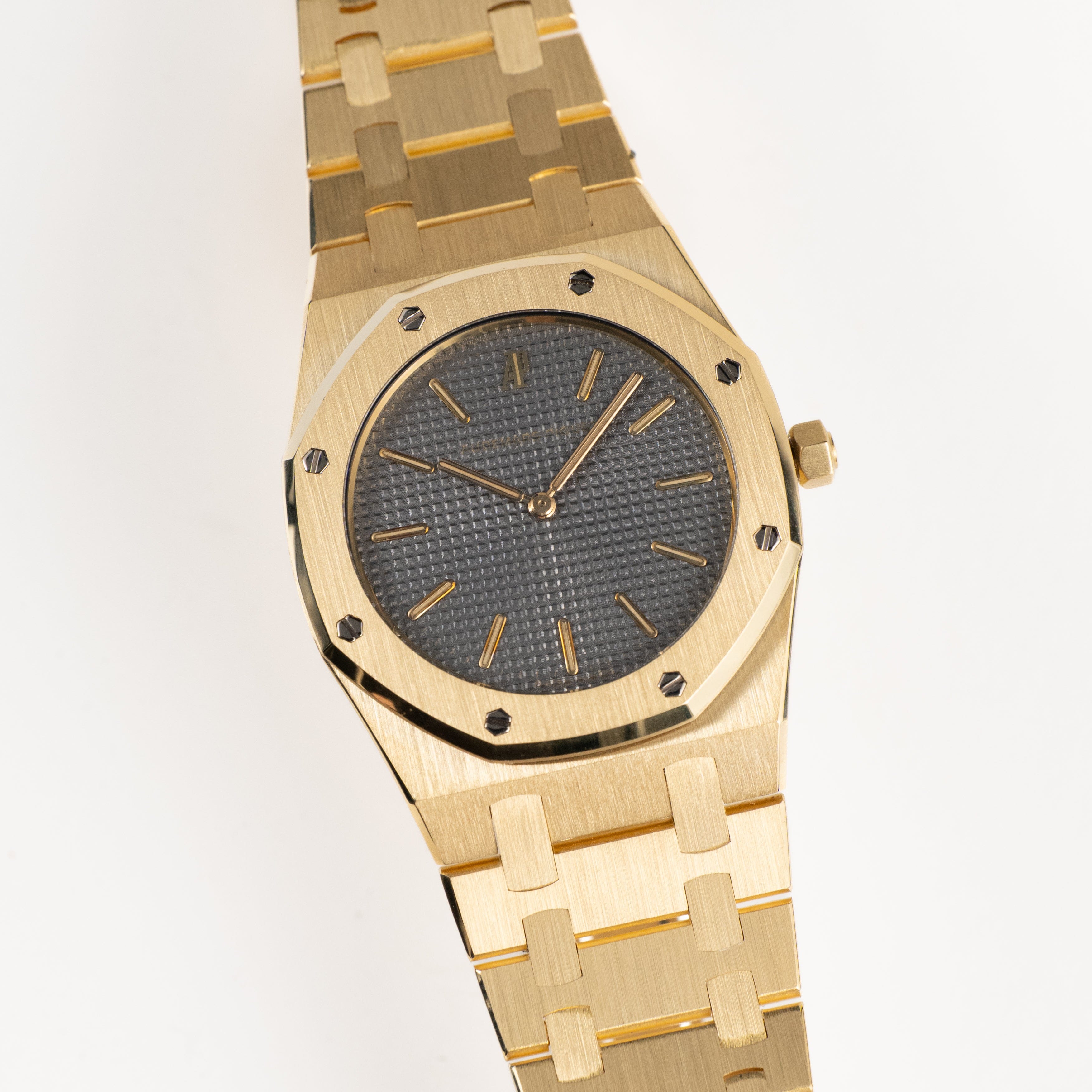 audemars-piguet-royal-oak-56303ba-ladies-yellow-gold-grey-dial-quartz-audemars-piguet-1213064137.jpg
