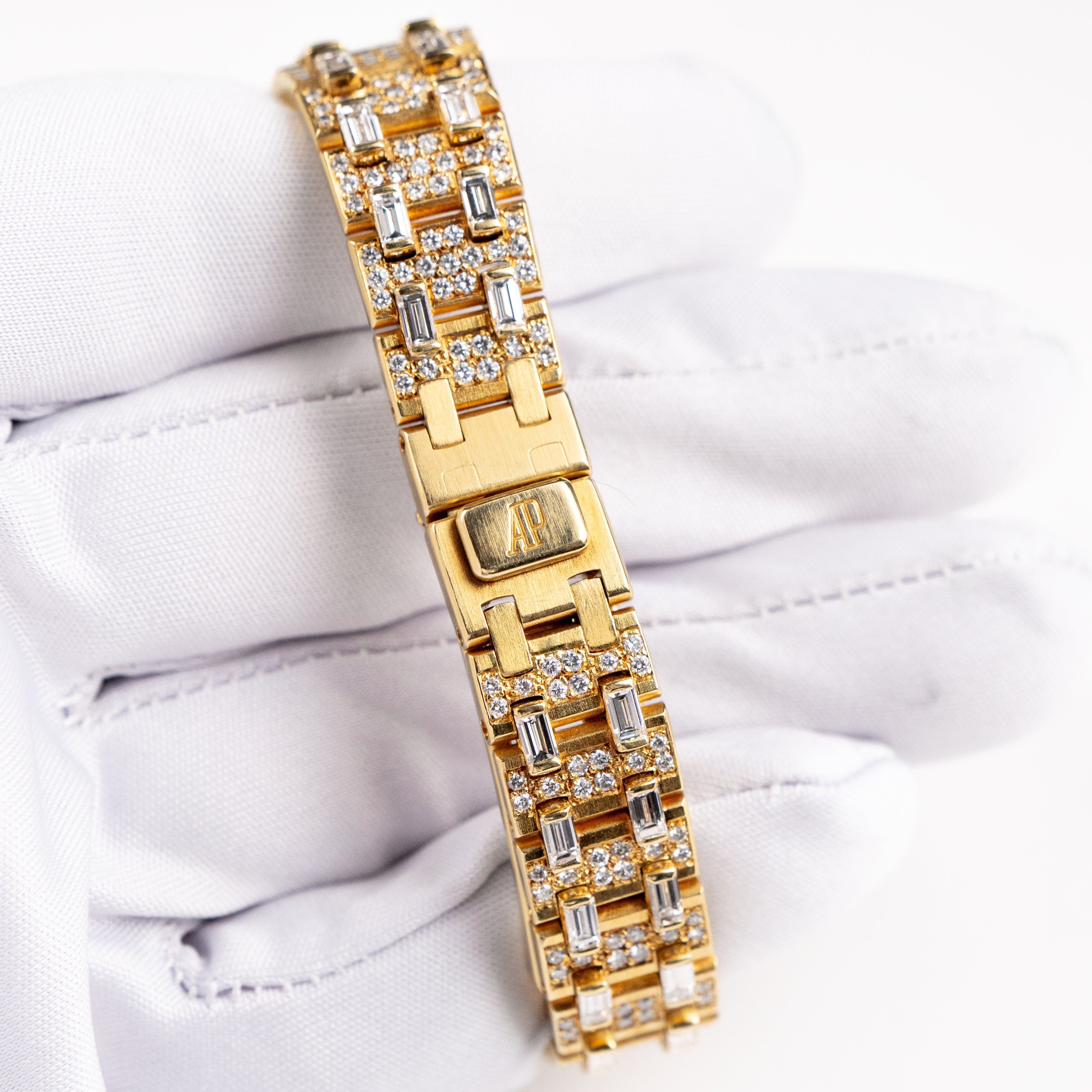 Audemars Piguet Royal Oak 56343 'Ladies' Yellow Gold Diamonds