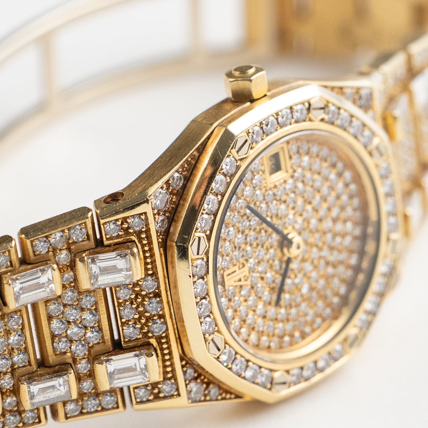 Audemars Piguet Royal Oak 56343BA.ZZ.0699BA.01 Vintage 'Ladies' Yellow Gold Diamond-Set Quartz