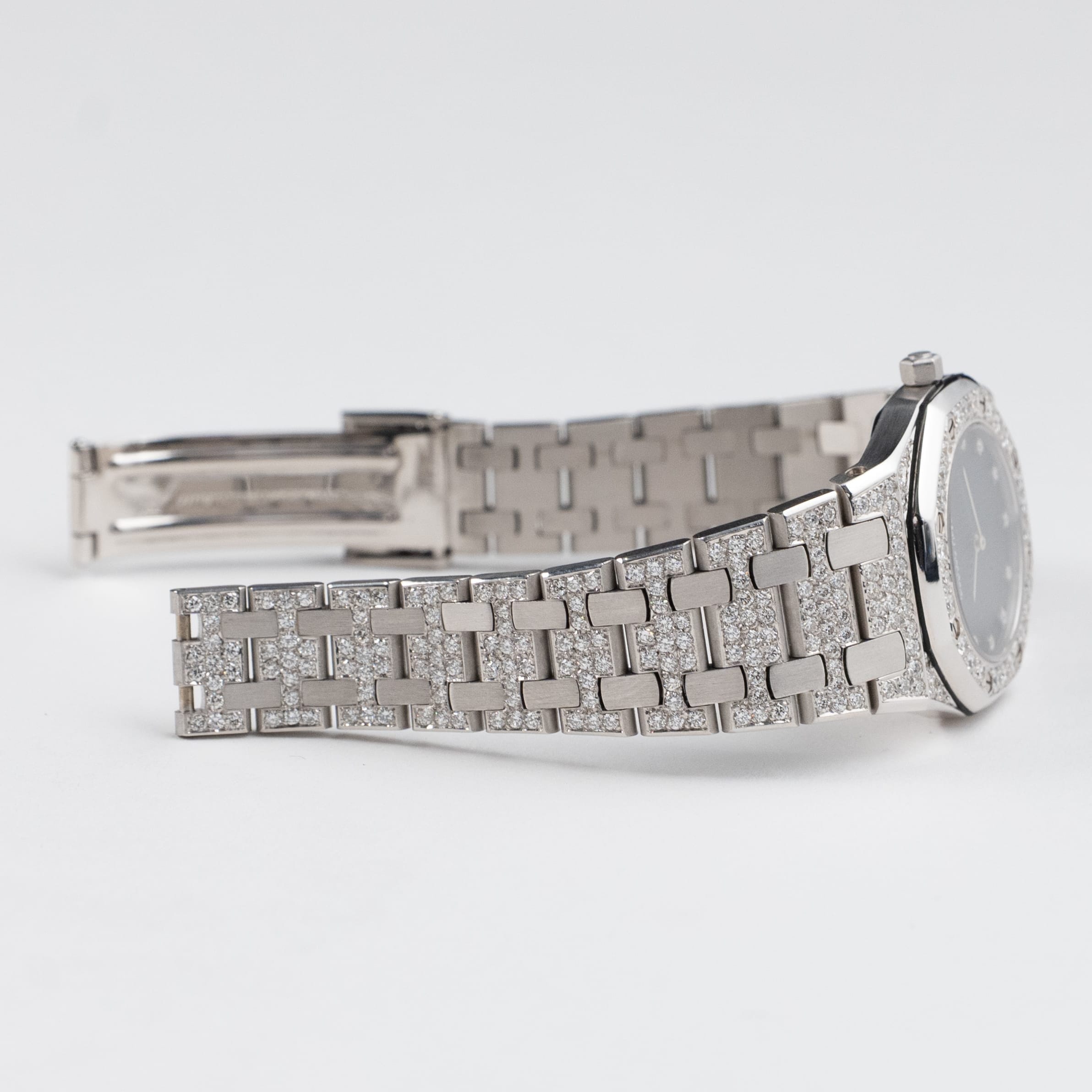 Audemars Piguet Royal Oak 6007BC 'Ladies' White Gold Black Diamond Dial Diamond Bezel and Bracelet Quartz (1981)
