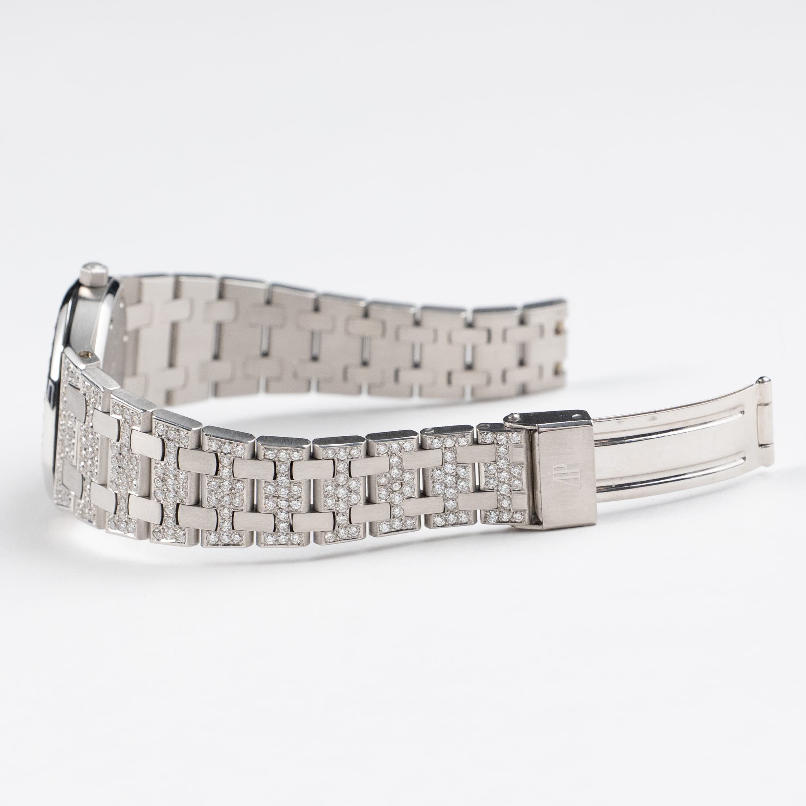 Audemars Piguet Royal Oak 6007BC 'Ladies' White Gold Black Diamond Dial Diamond Bezel and Bracelet Quartz (1981)