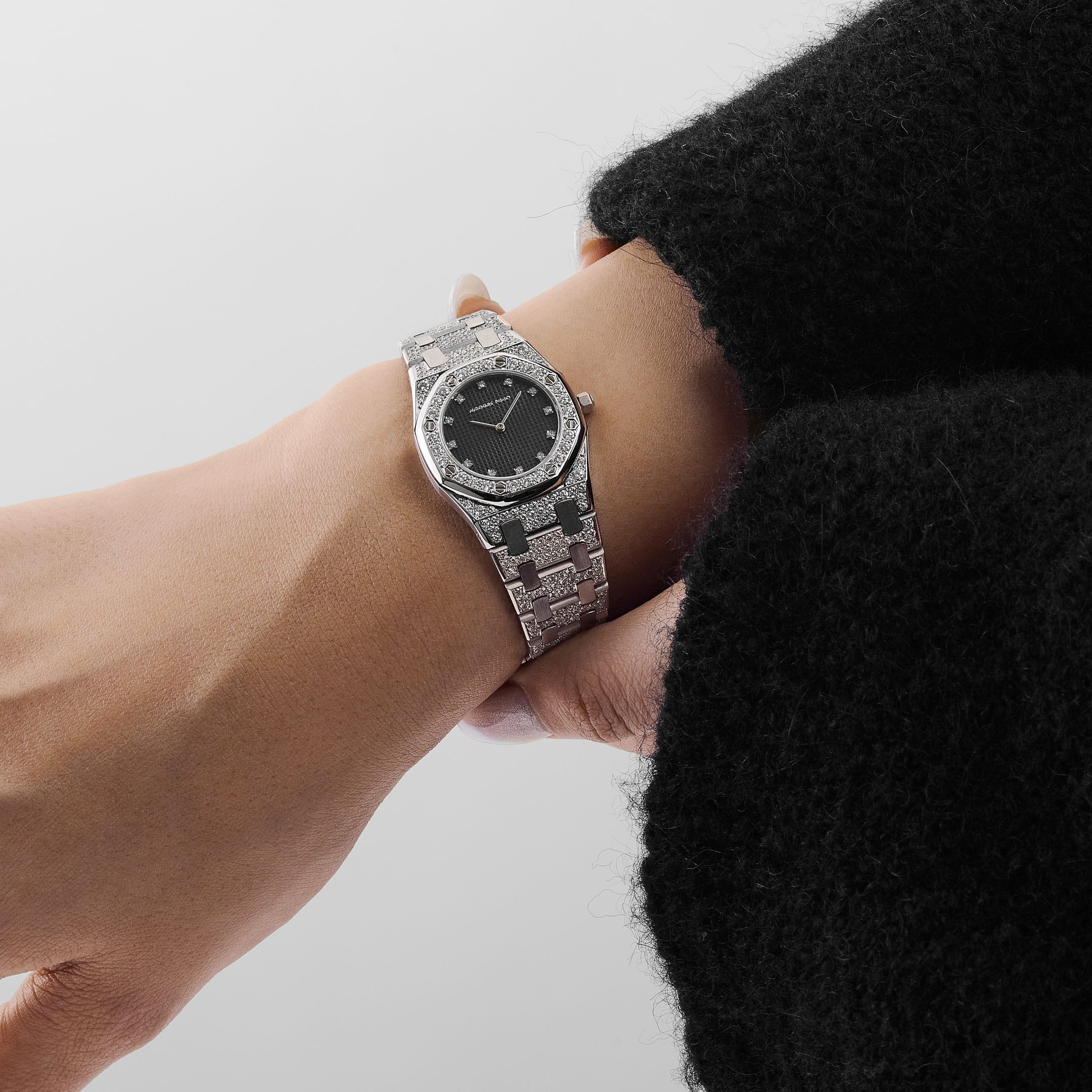 Audemars Piguet Royal Oak 6007BC 'Ladies' White Gold Black Diamond Dial Diamond Bezel and Bracelet Quartz (1981)