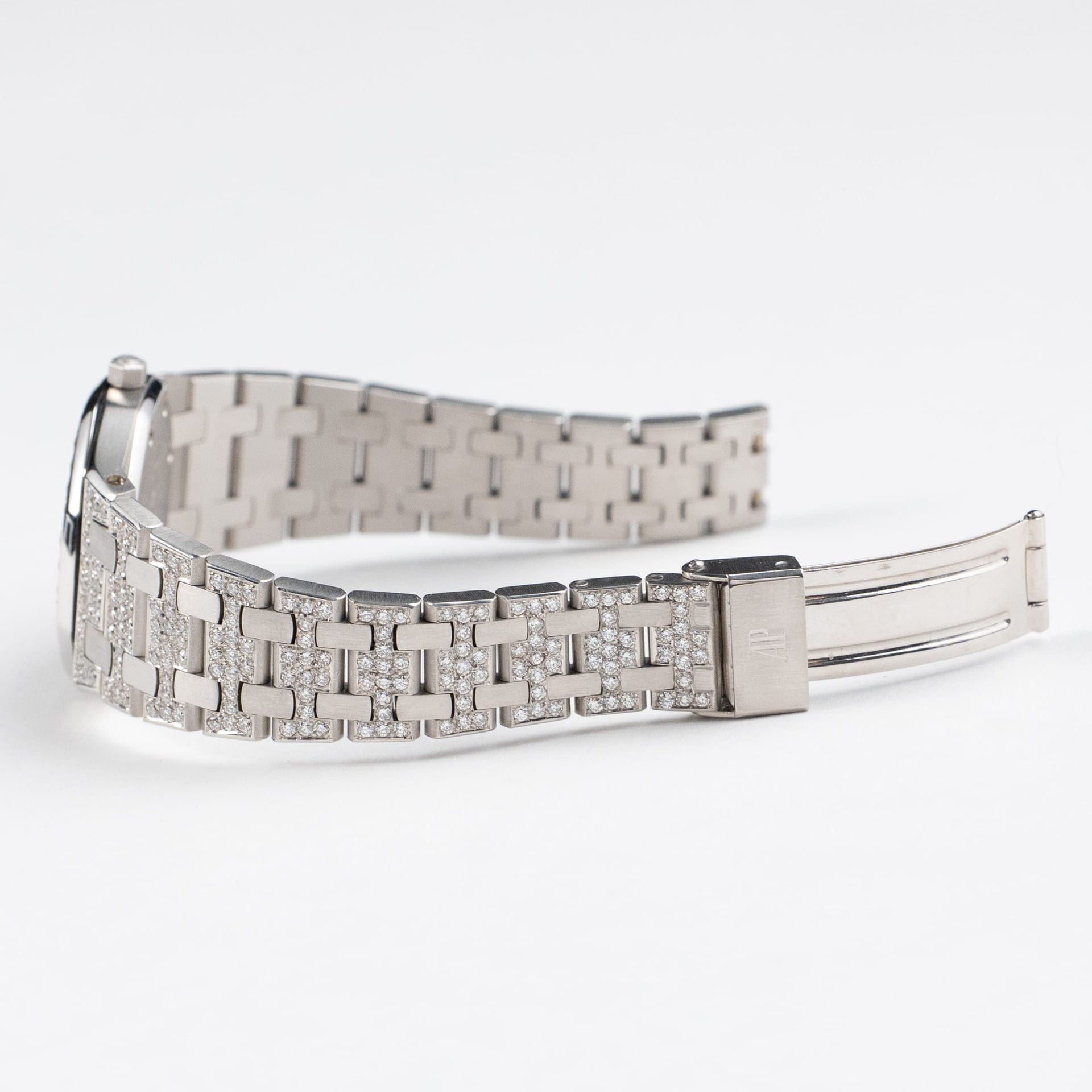 Audemars Piguet Royal Oak 6007BC 'Ladies' White Gold Black Diamond Dial Diamond Bezel and Bracelet Quartz (1981)
