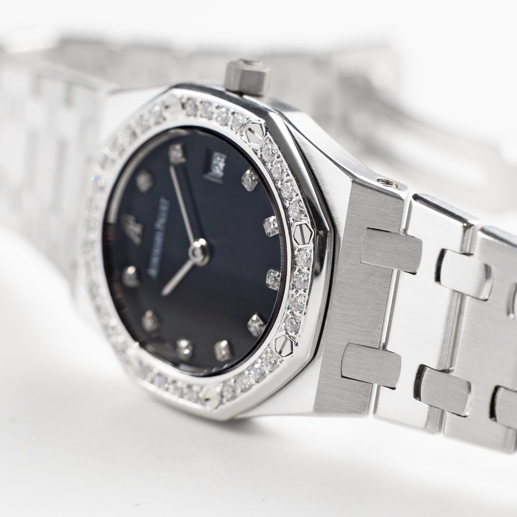 Audemars Piguet Royal Oak 66319BC.ZZ.0722BC.06 Vintage 'Ladies' White Gold Black Diamond Dial Diamond Bezel Quartz