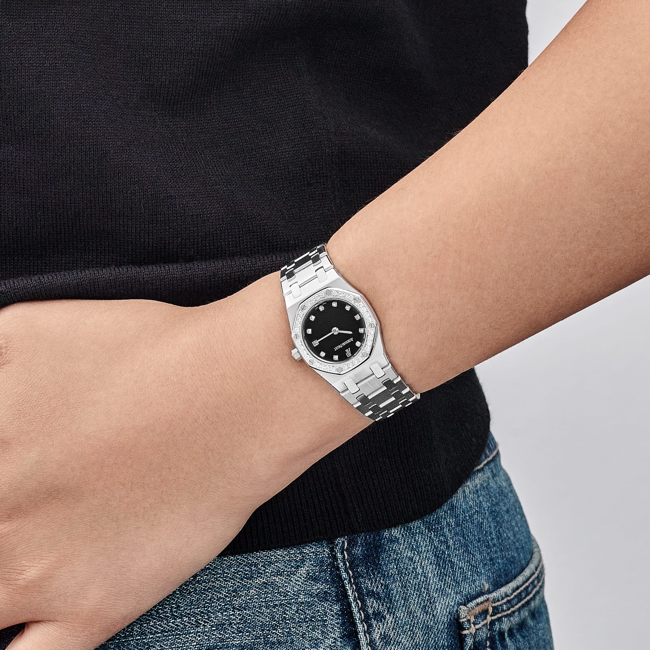 Audemars Piguet Royal Oak 66319BC.ZZ.0722BC.06 Vintage 'Ladies' White Gold Black Diamond Dial Diamond Bezel Quartz