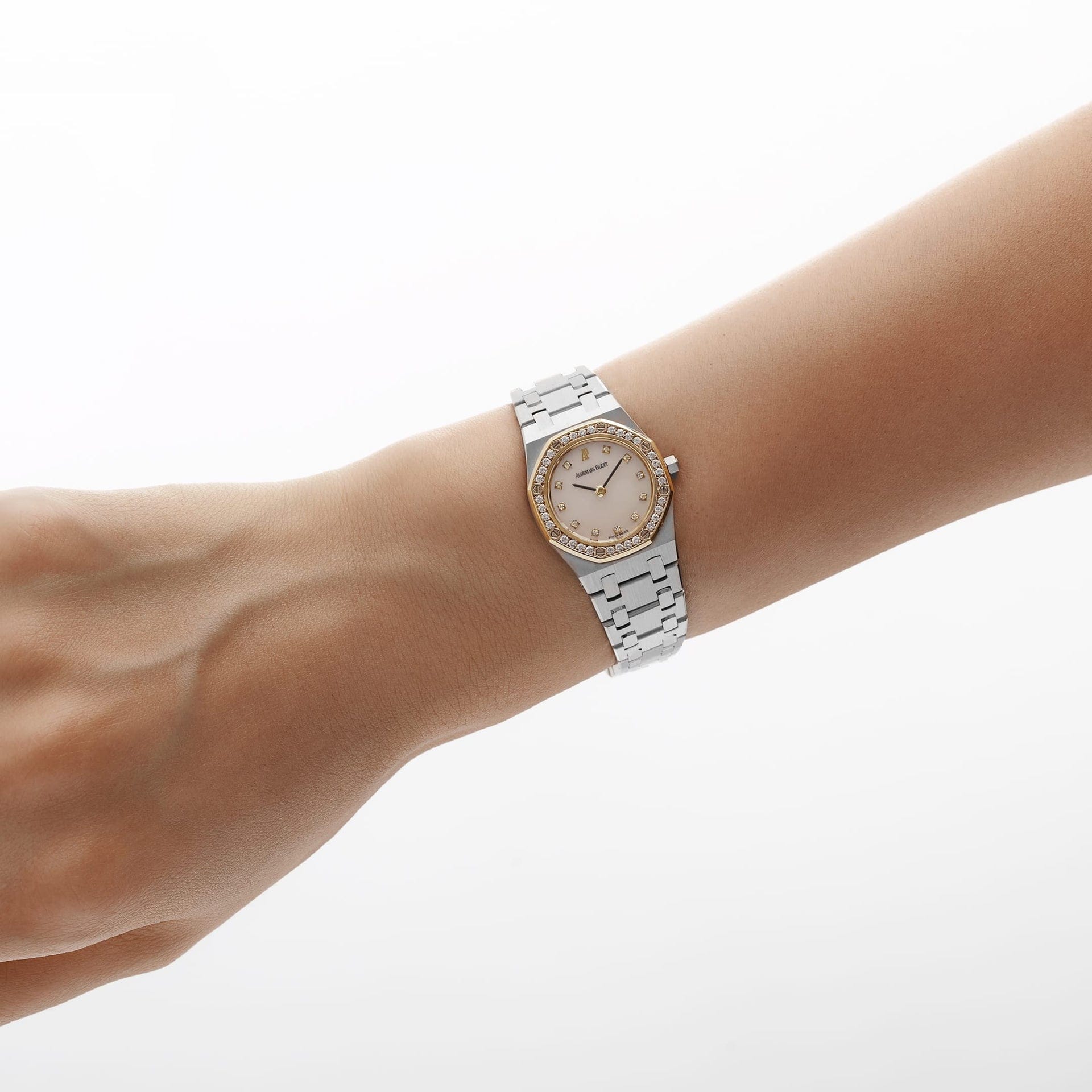 Audemars Piguet Royal Oak 66344SA.ZZ.0722ST.01.A Vintage 'Ladies' Yellow Gold Stainless Steel Mother of Pearl Dial Diamond-Set Quartz (1998)