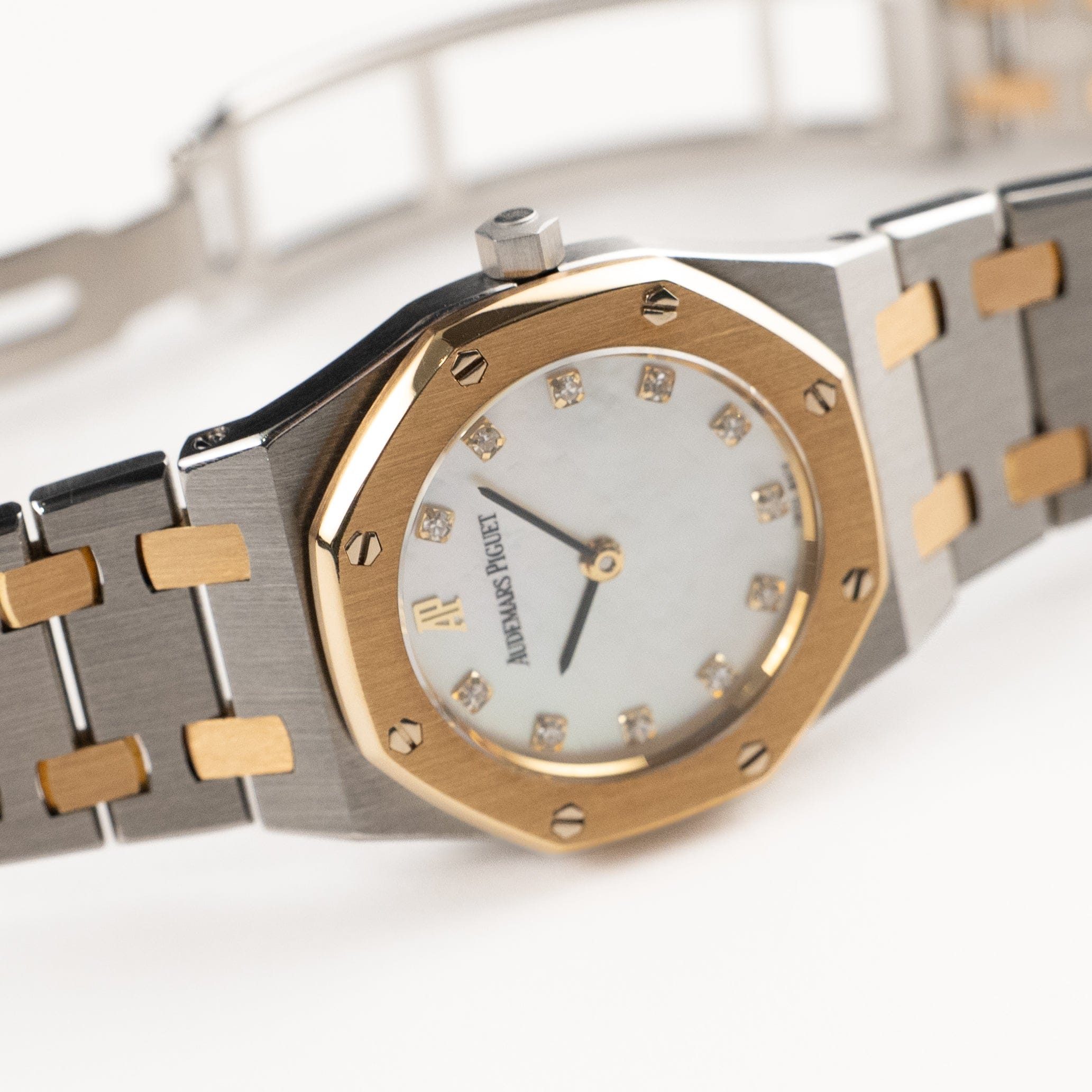 Audemars Piguet Royal Oak 66347SA Vintage 'Ladies' Stainless Steel Yellow Gold Mother of Pearl Diamond Dial Quartz (1997)