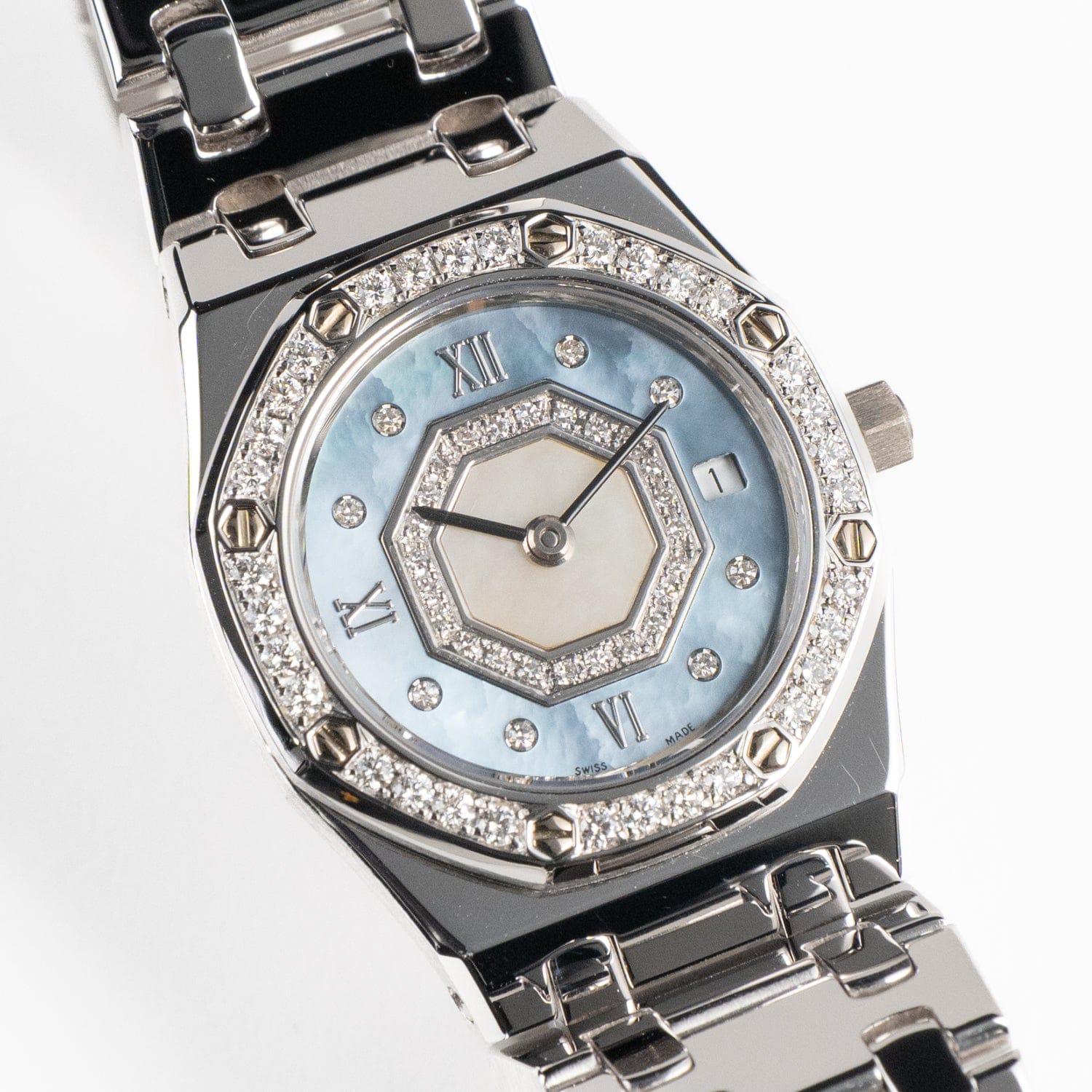 Audemars Piguet Royal Oak 67371BC/093 'Ladies' White Gold Blue Mother of Pearl Diamond Dial Diamond Bezel Quartz (2002)