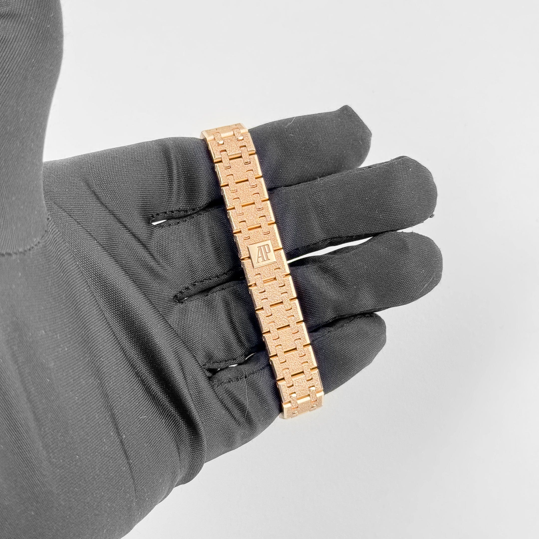Audemars Piguet Royal Oak 67630OR.GG.1312OR.01 'Mini' Frosted Rose Gold Quartz (2024)