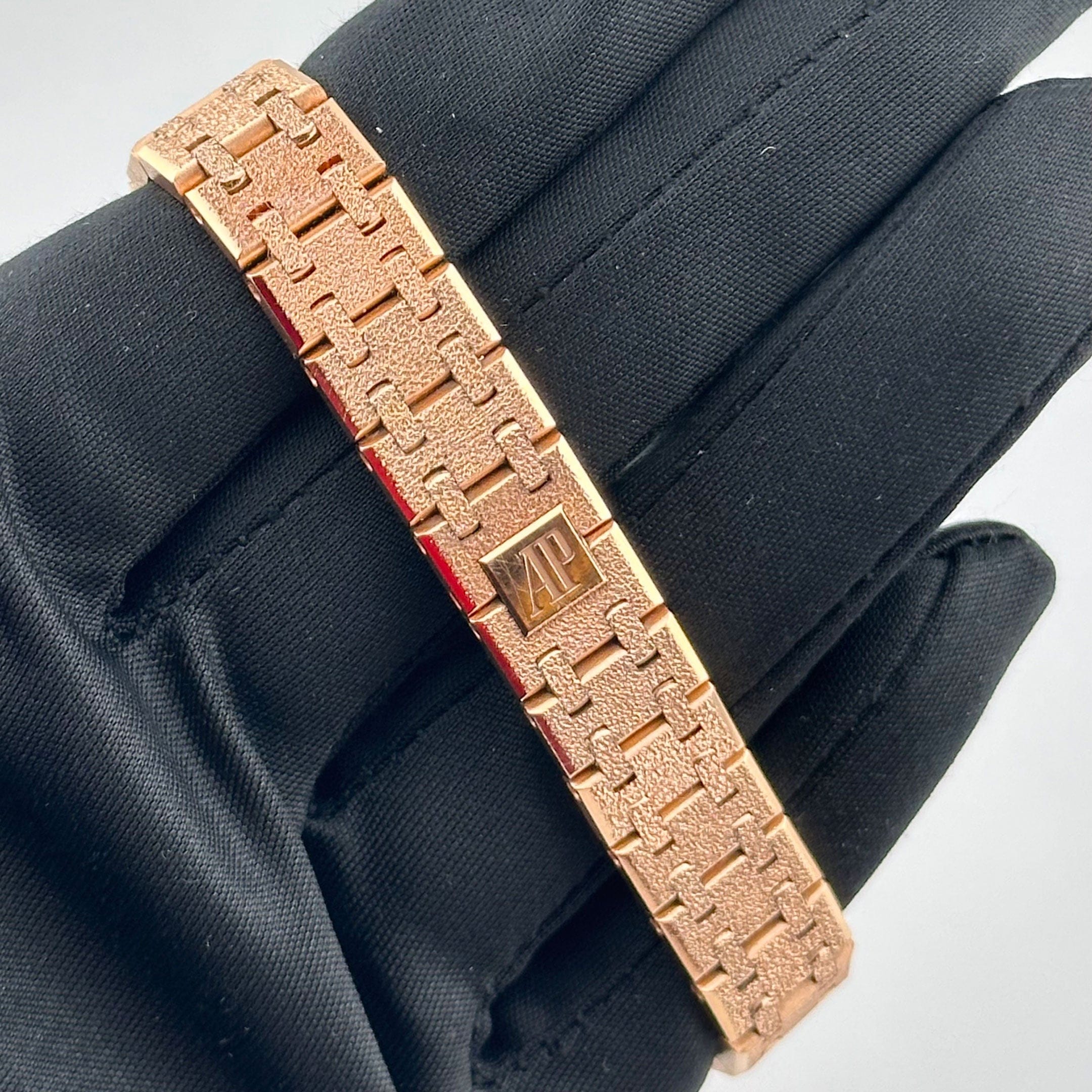 Audemars Piguet Royal Oak 67630OR.GG.1312OR.01 'Mini' Frosted Rose Gold Quartz (2025)