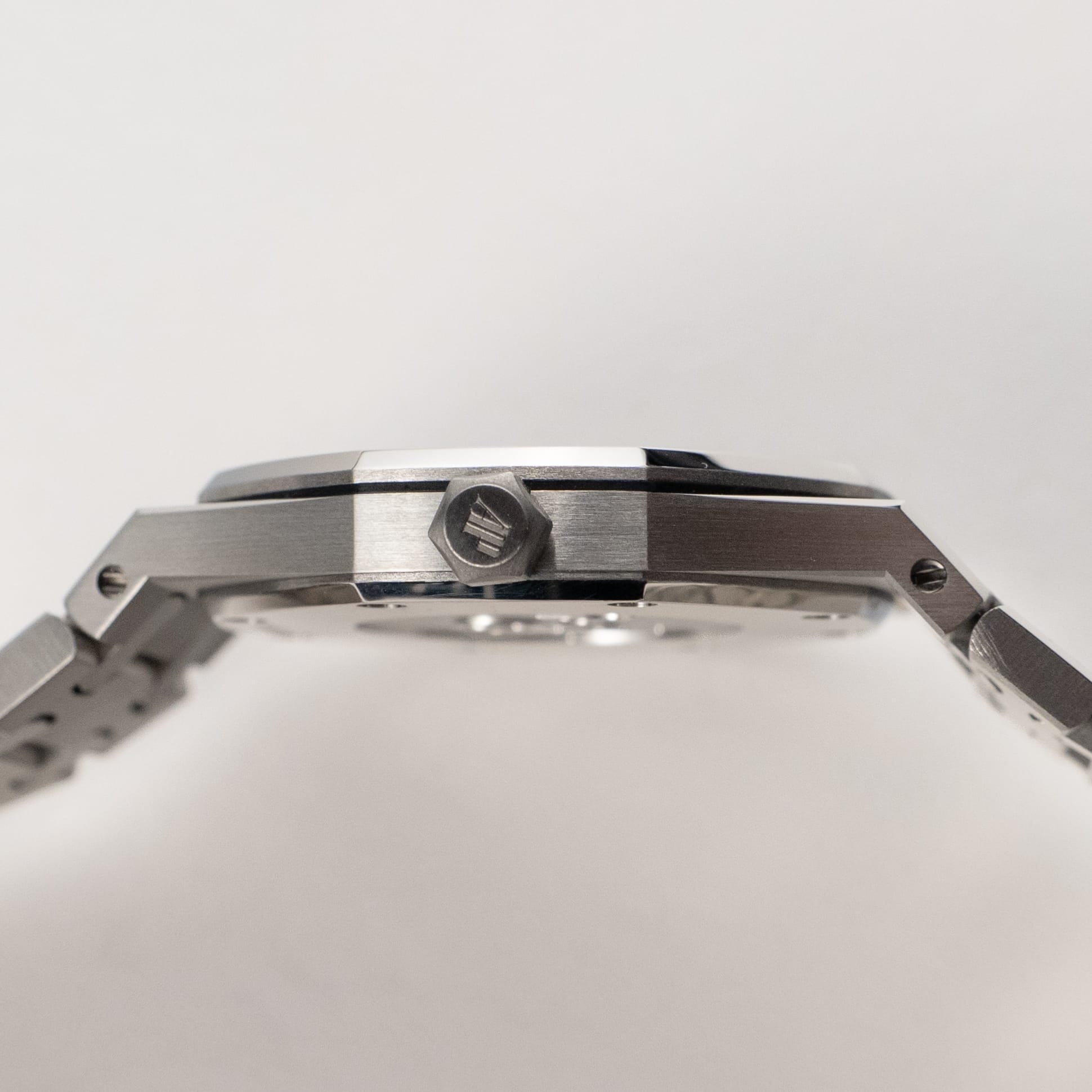 Audemars Piguet Royal Oak 67650ST.OO.1261ST.01 'Ladies' Stainless Steel Black Dial Quartz (2021)