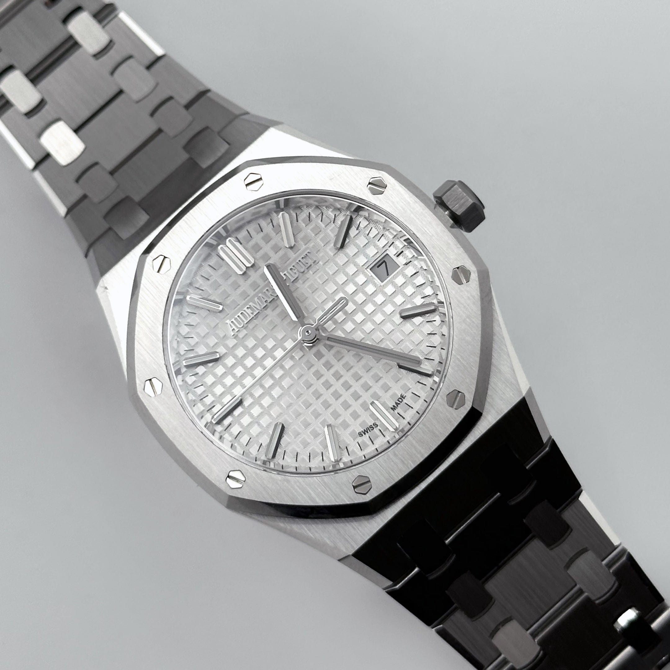 Audemars Piguet Royal Oak 77350ST.OO.1261ST.01  Stainless Steel Silver-toned  Dial (2024)