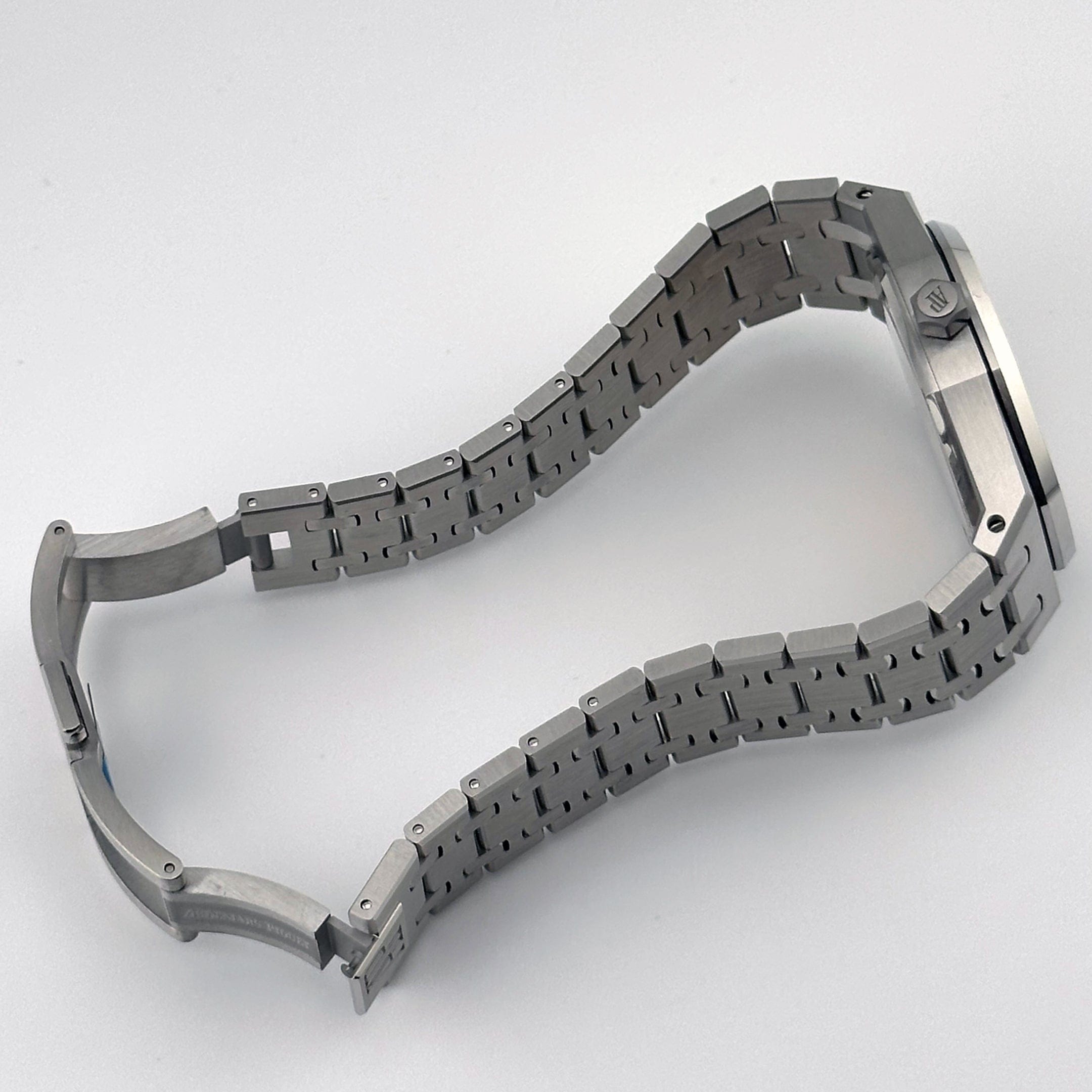 Audemars Piguet Royal Oak 77350ST.OO.1261ST.01 Stainless Steel Silver-Toned Dial