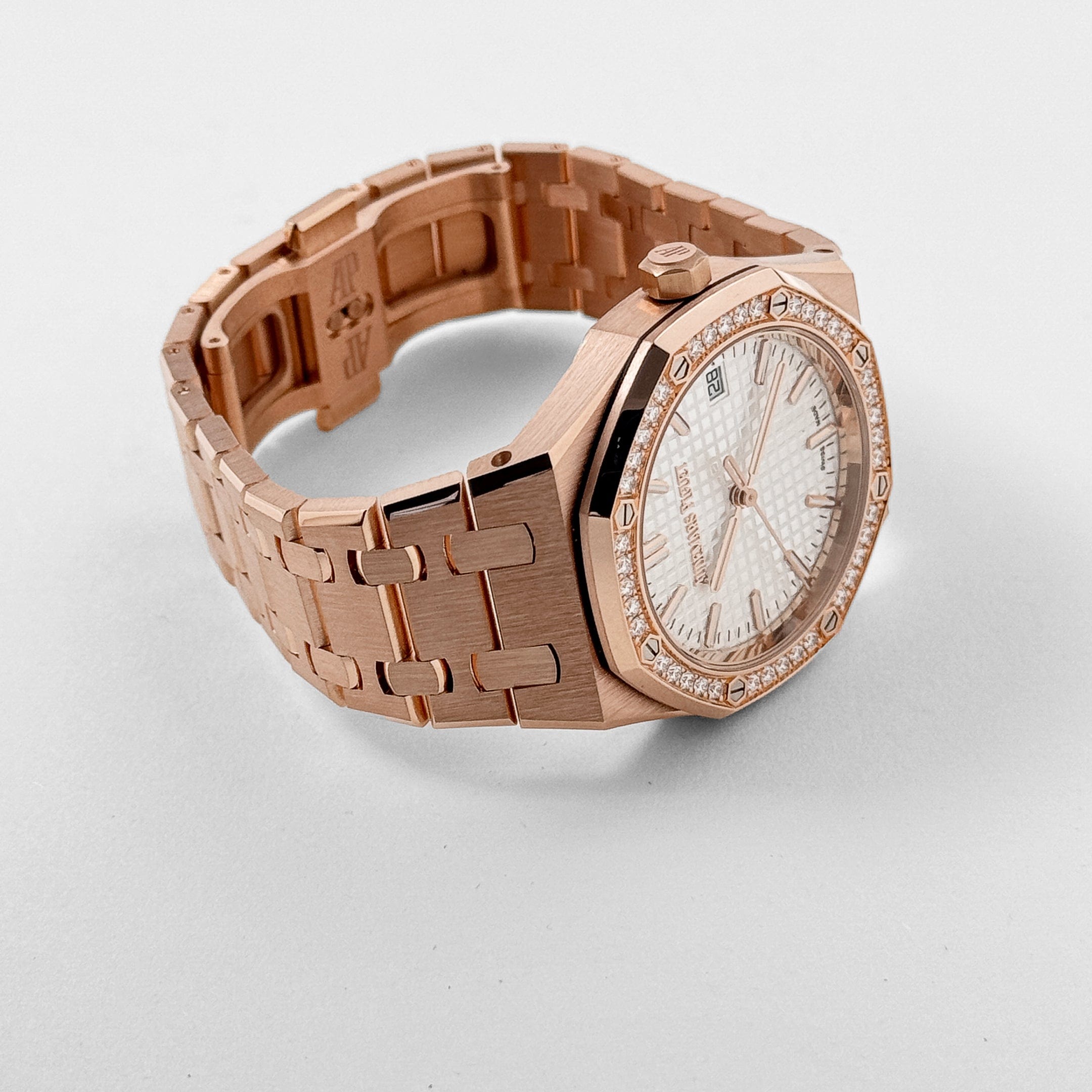 Audemars Piguet Royal Oak 77451OR.ZZ.1361OR.03 'Ladies' Rose Gold Silver Dial Diamond Bezel (2024)