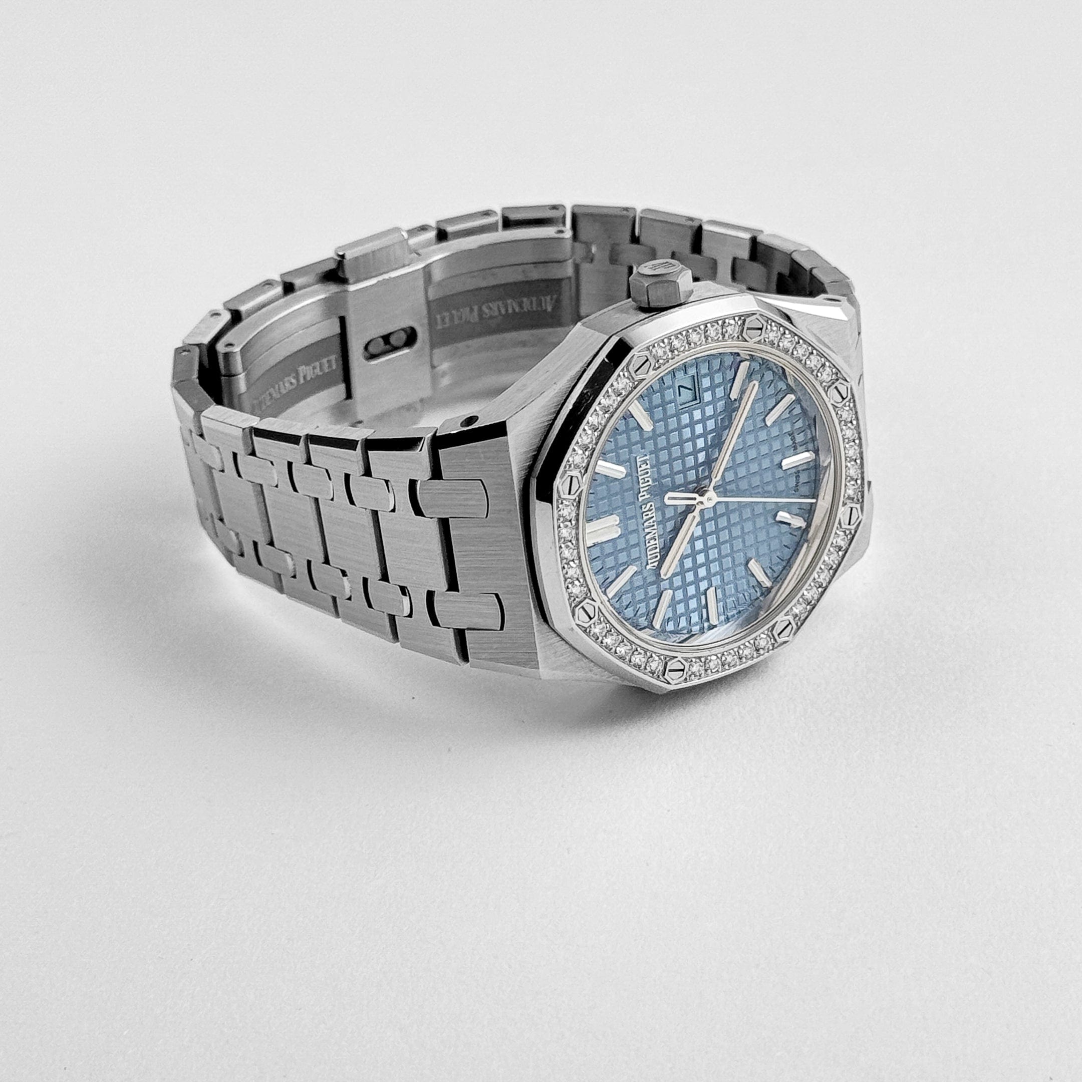 Audemars Piguet Royal Oak 77451ST.ZZ.1361ST.03 'Ladies' Selfwinding Stainless Steel Blue Dial Diamond Bezel (2024)