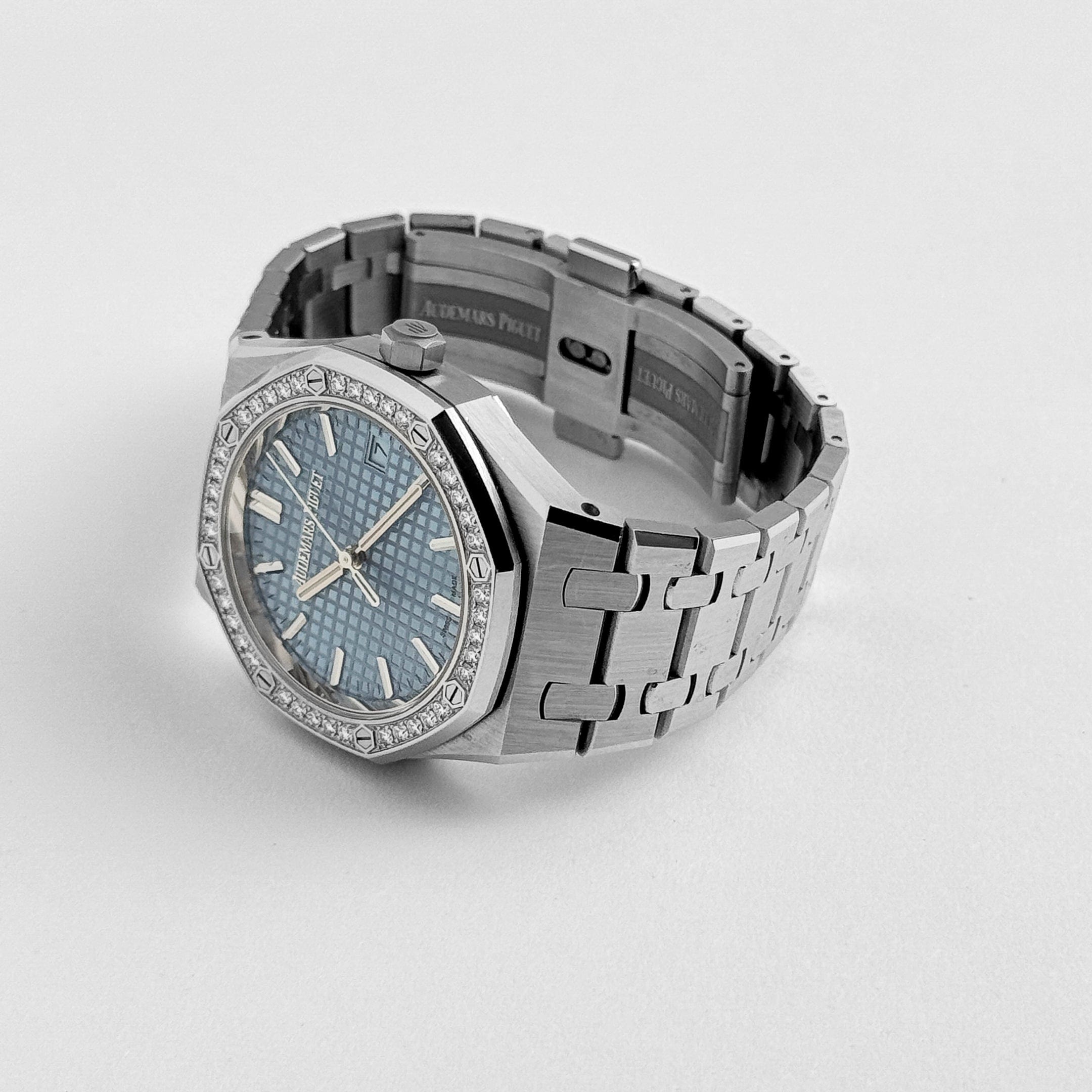 Audemars Piguet Royal Oak 77451ST.ZZ.1361ST.03 'Ladies' Selfwinding Stainless Steel Blue Dial Diamond Bezel (2024)