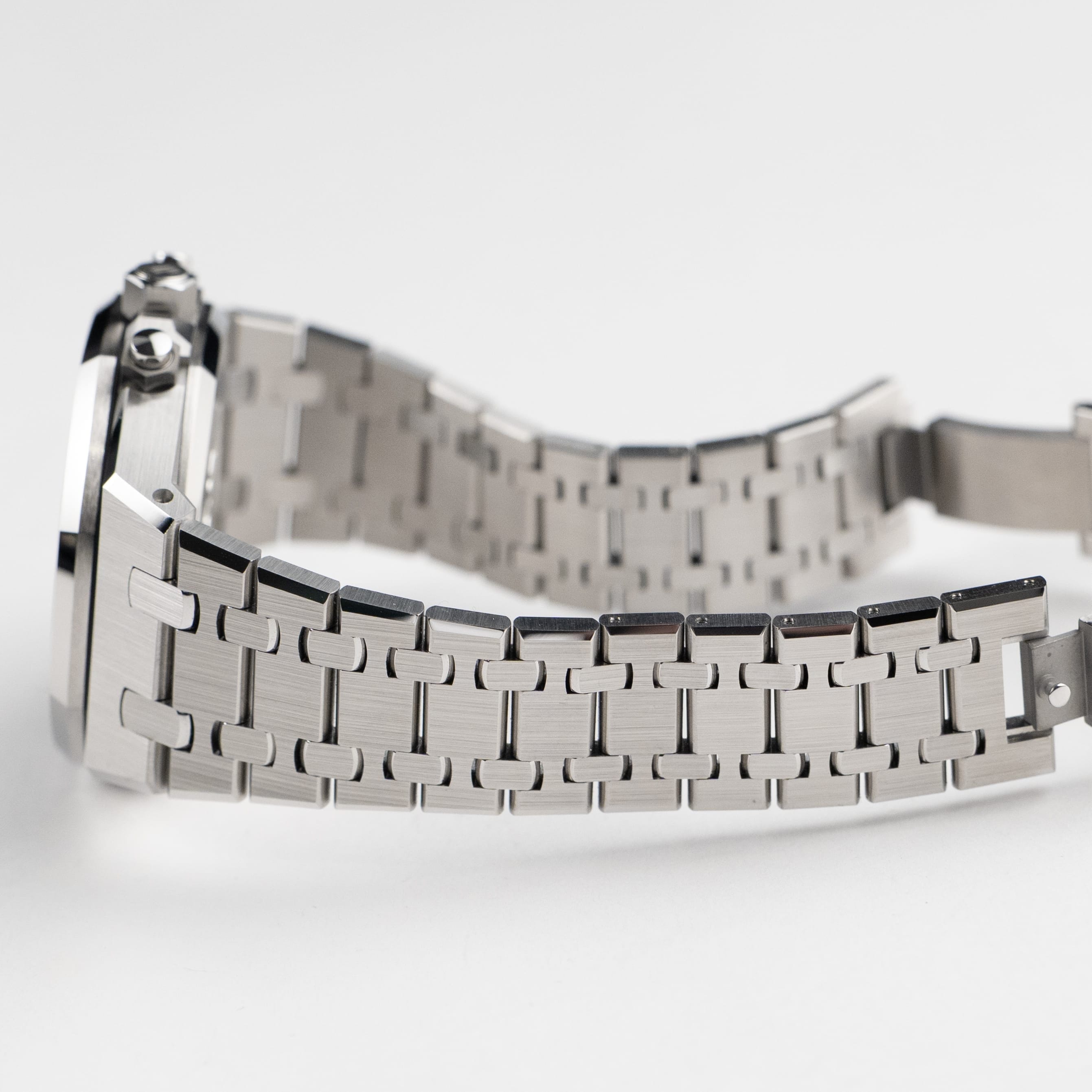 Audemars Piguet Royal Oak Chronograph 26715ST.OO.1356ST.02 Stainless Steel Grey Dial (2023)