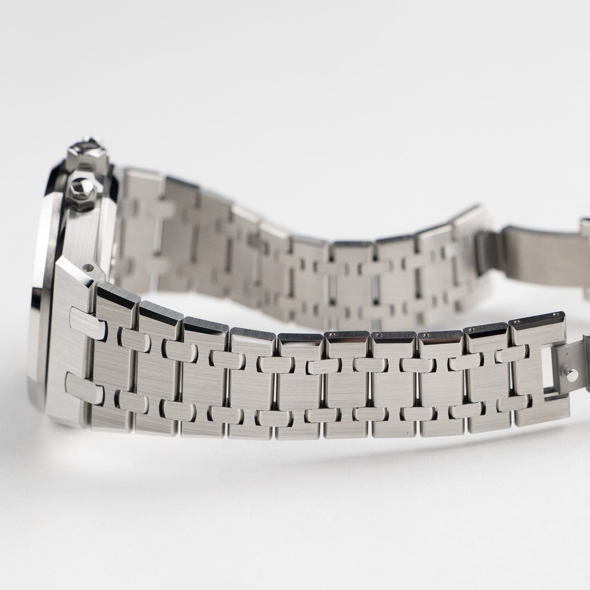 Audemars Piguet Royal Oak Chronograph 26715ST.OO.1356ST.02 Stainless Steel Grey Dial (2023)