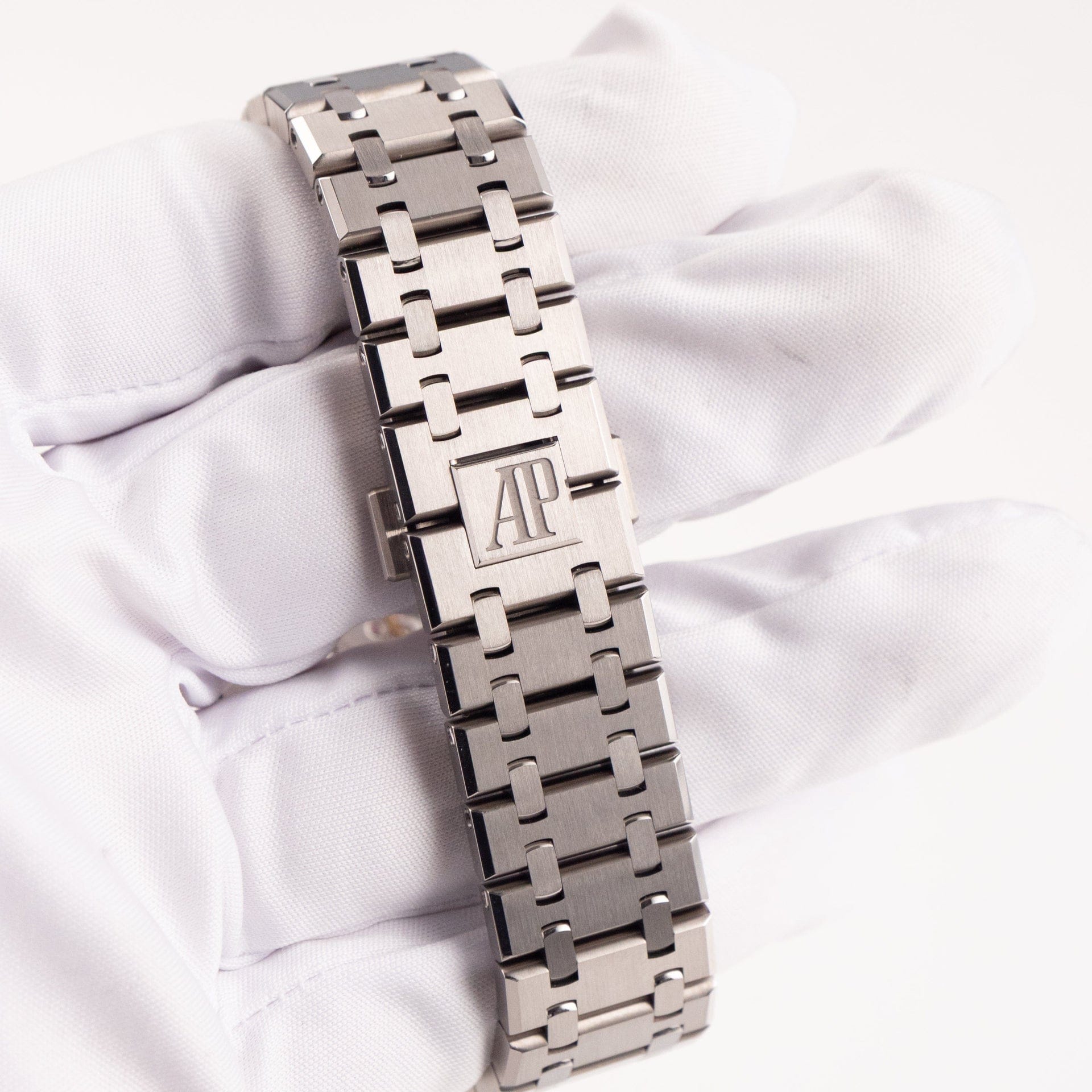 Audemars Piguet Royal Oak Perpetual Calendar 26615TI.OO.1220TI.01 Titanium Salmon Dial Limited Edition of 300 (2021)